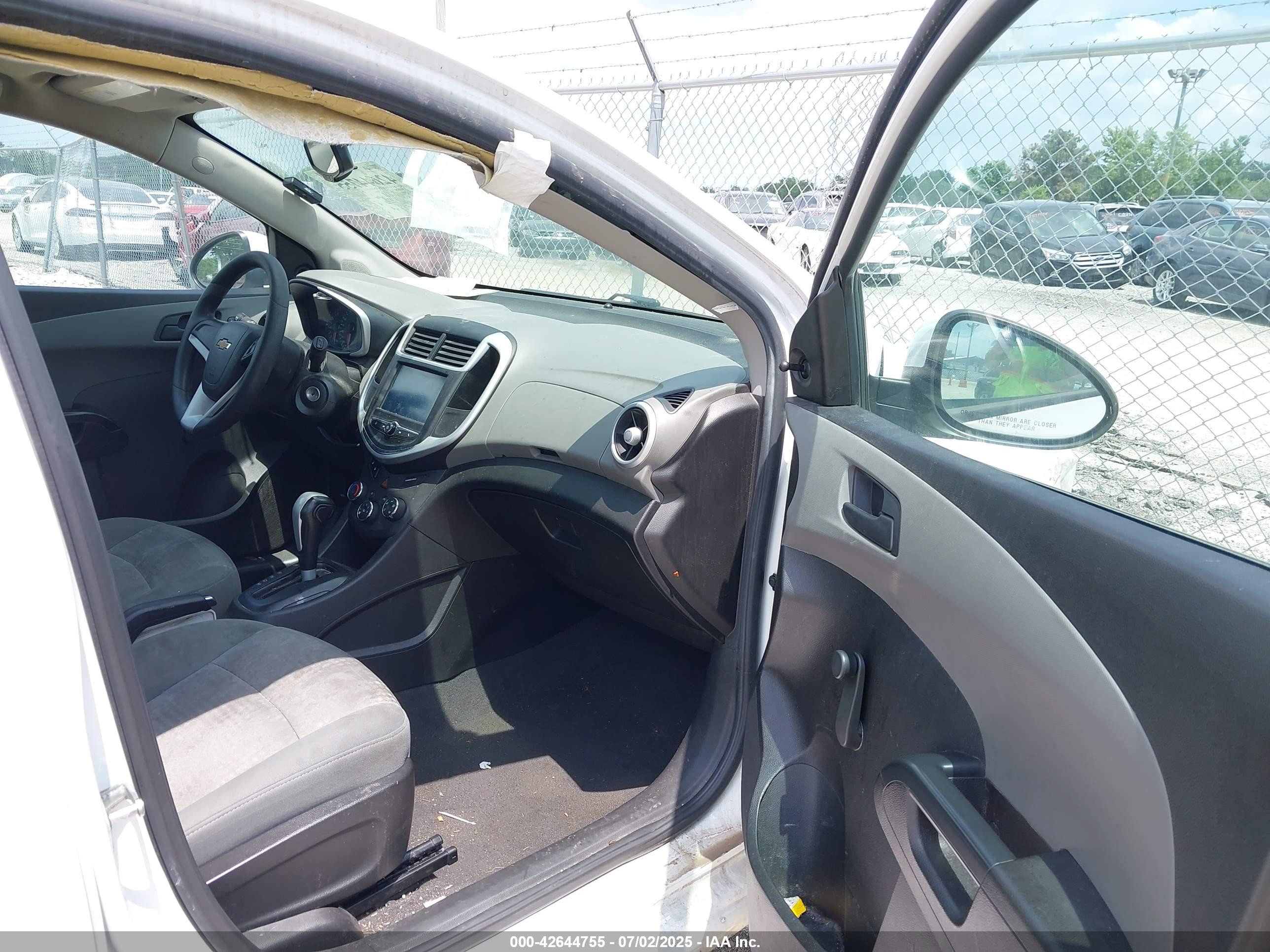 CHEVROLET SONIC image 5