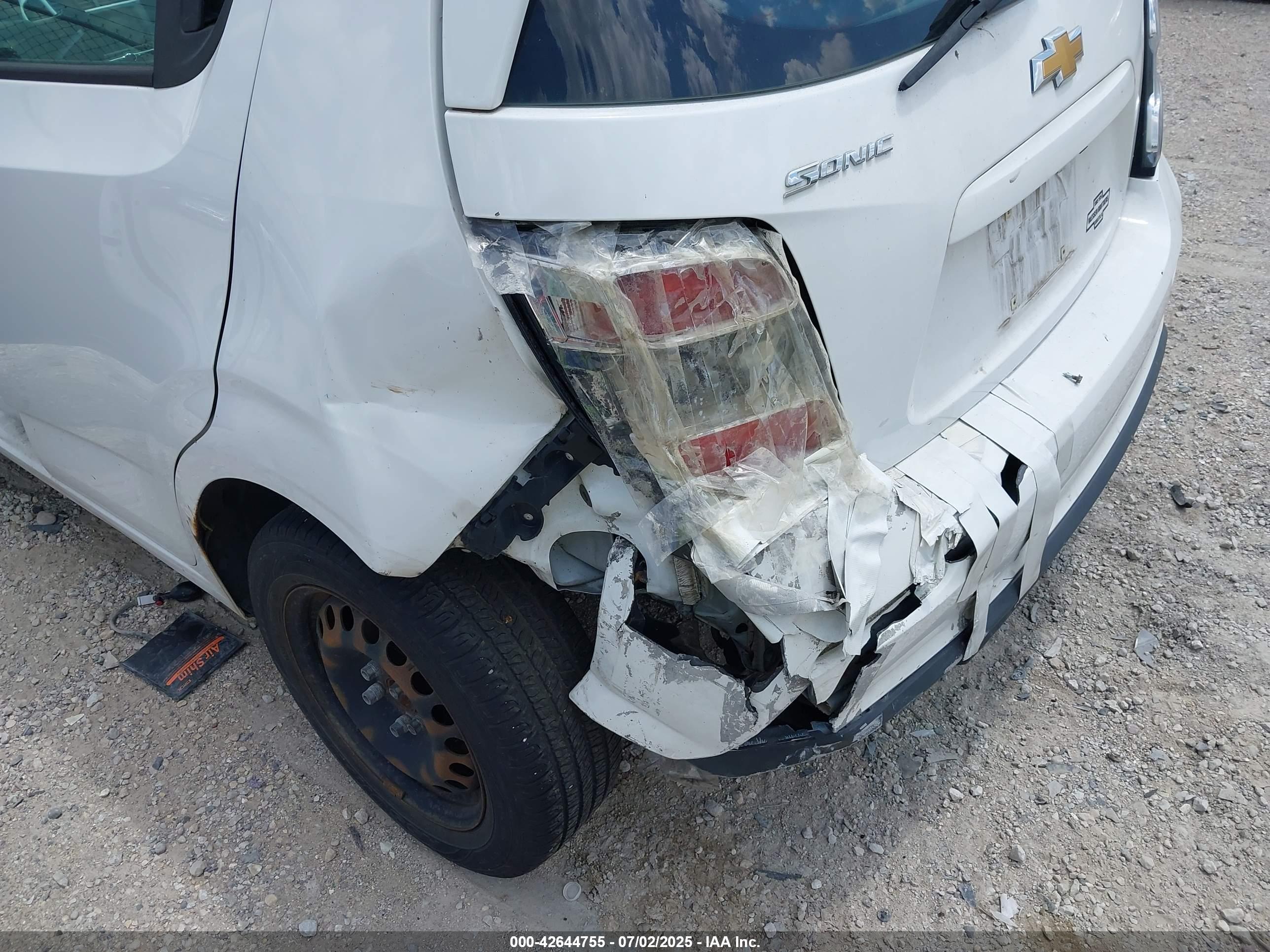 CHEVROLET SONIC image 6