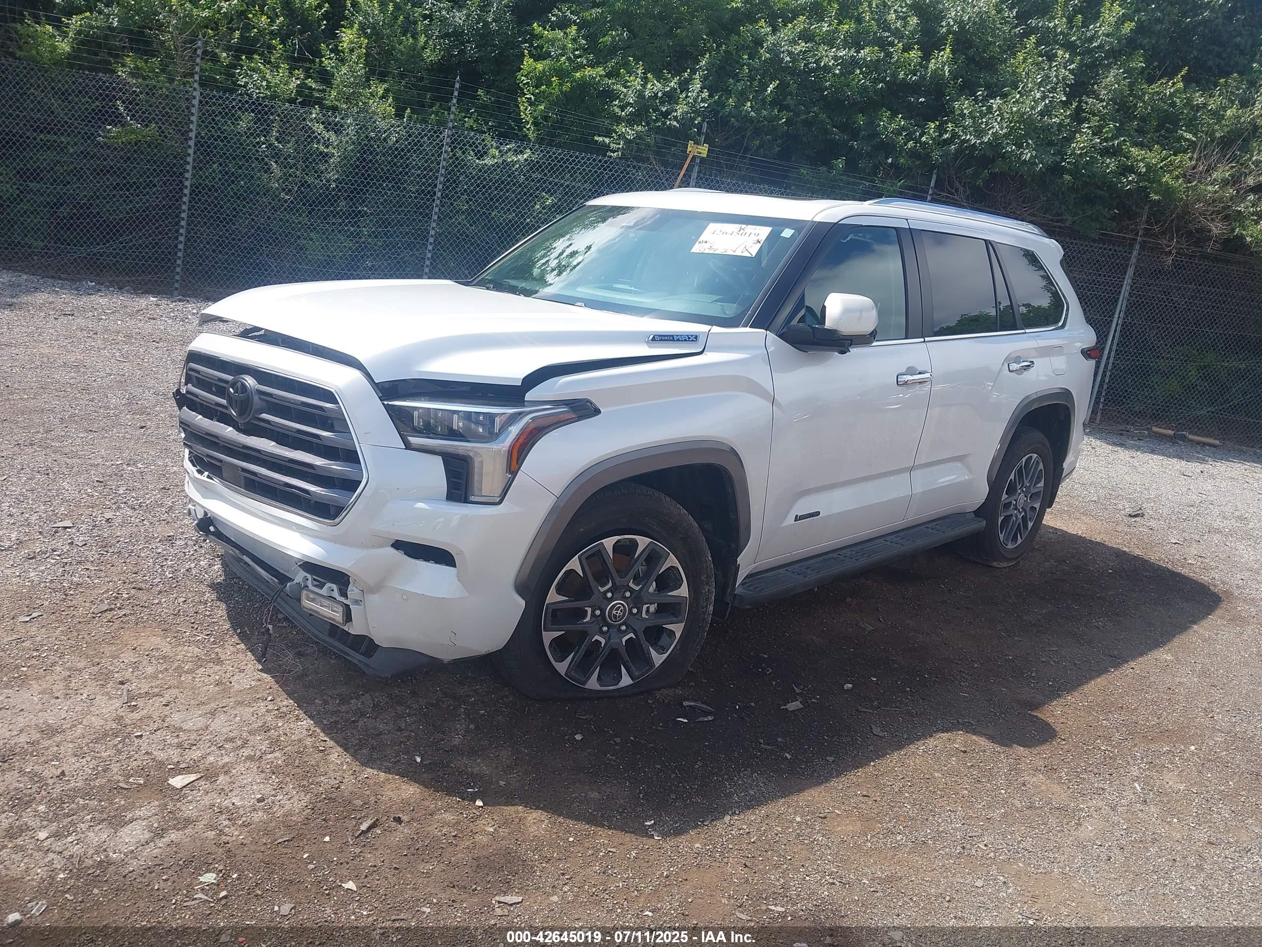 TOYOTA SEQUOIA image 2