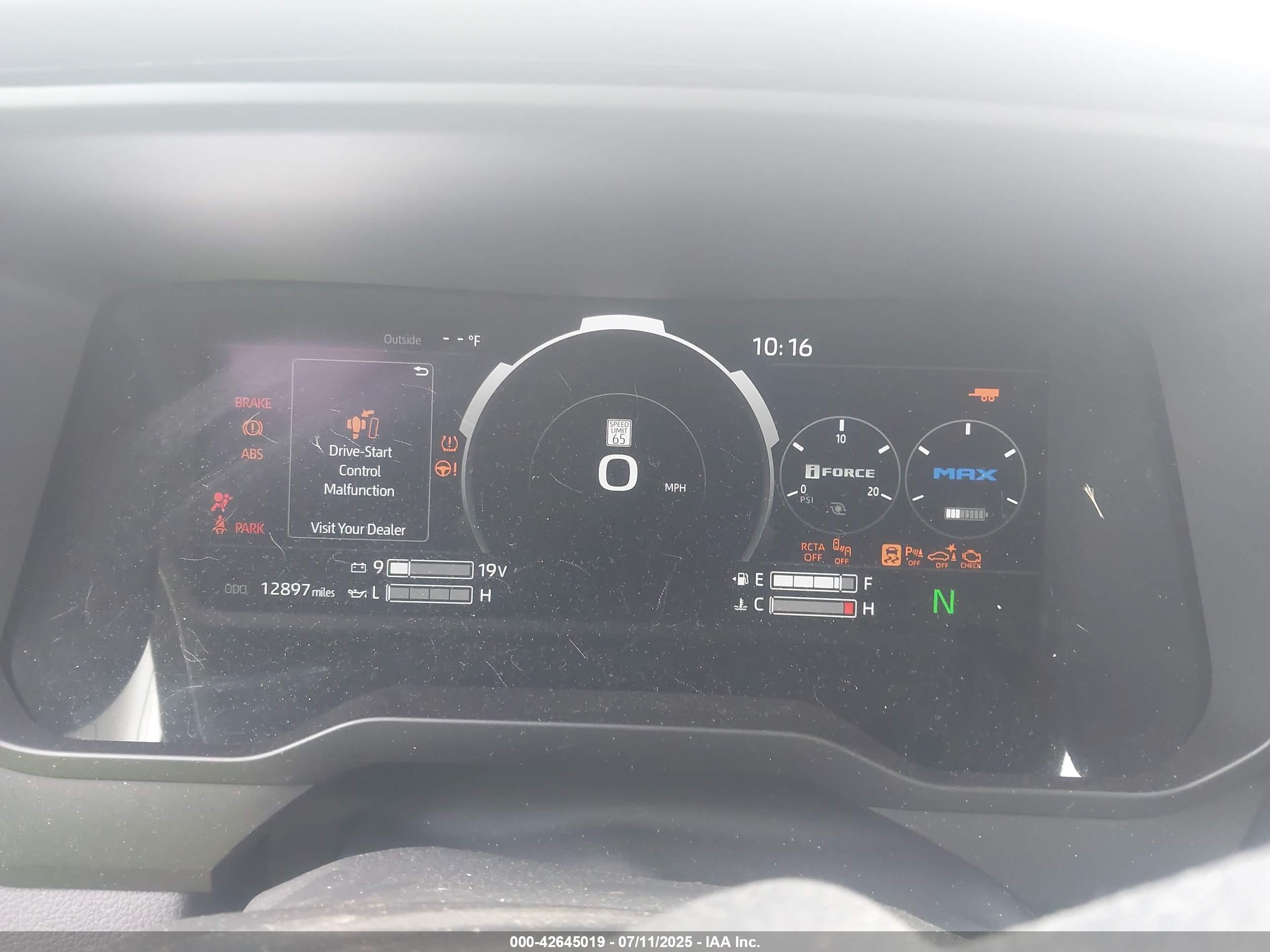 TOYOTA SEQUOIA image 7