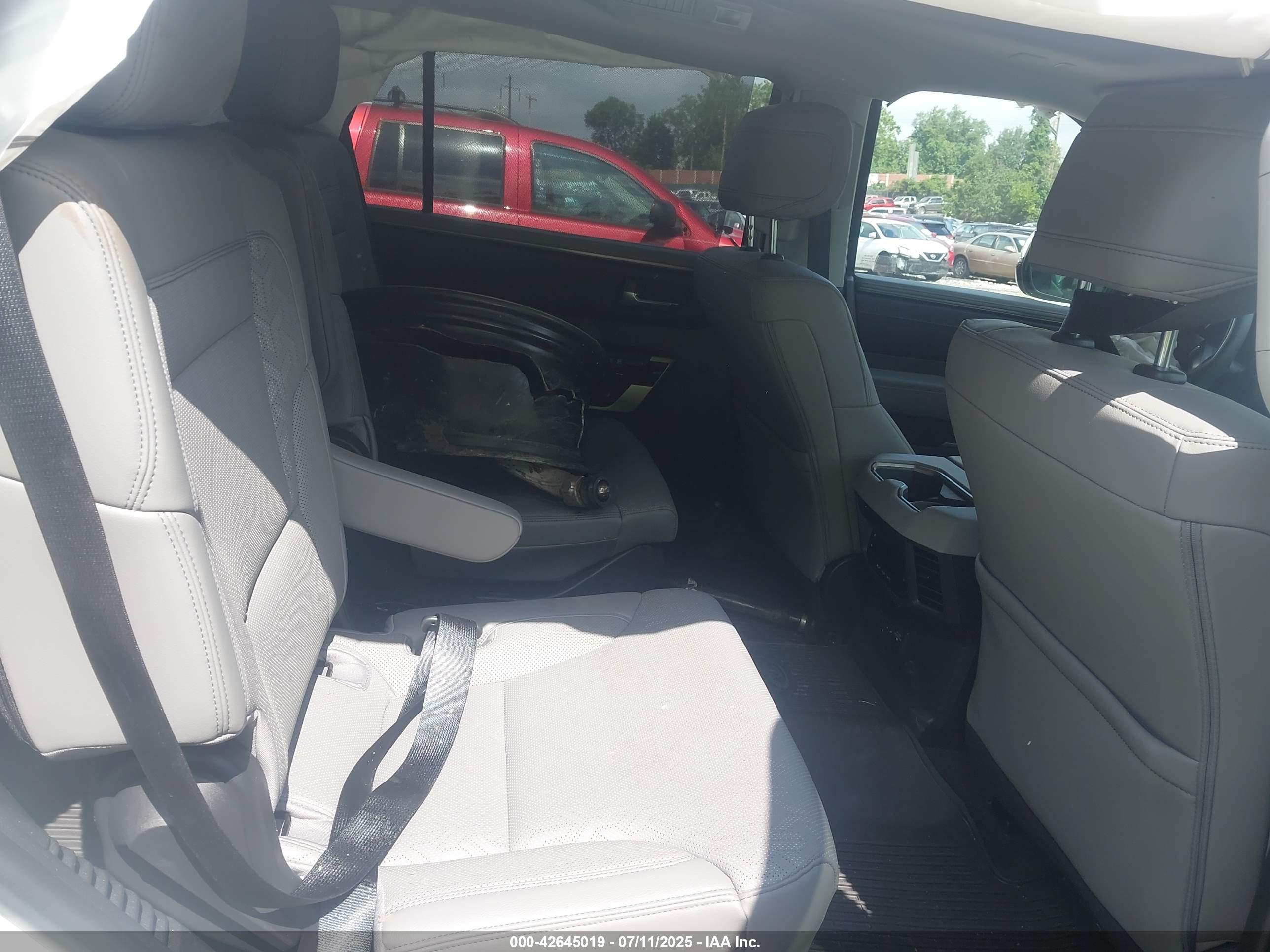 TOYOTA SEQUOIA image 8