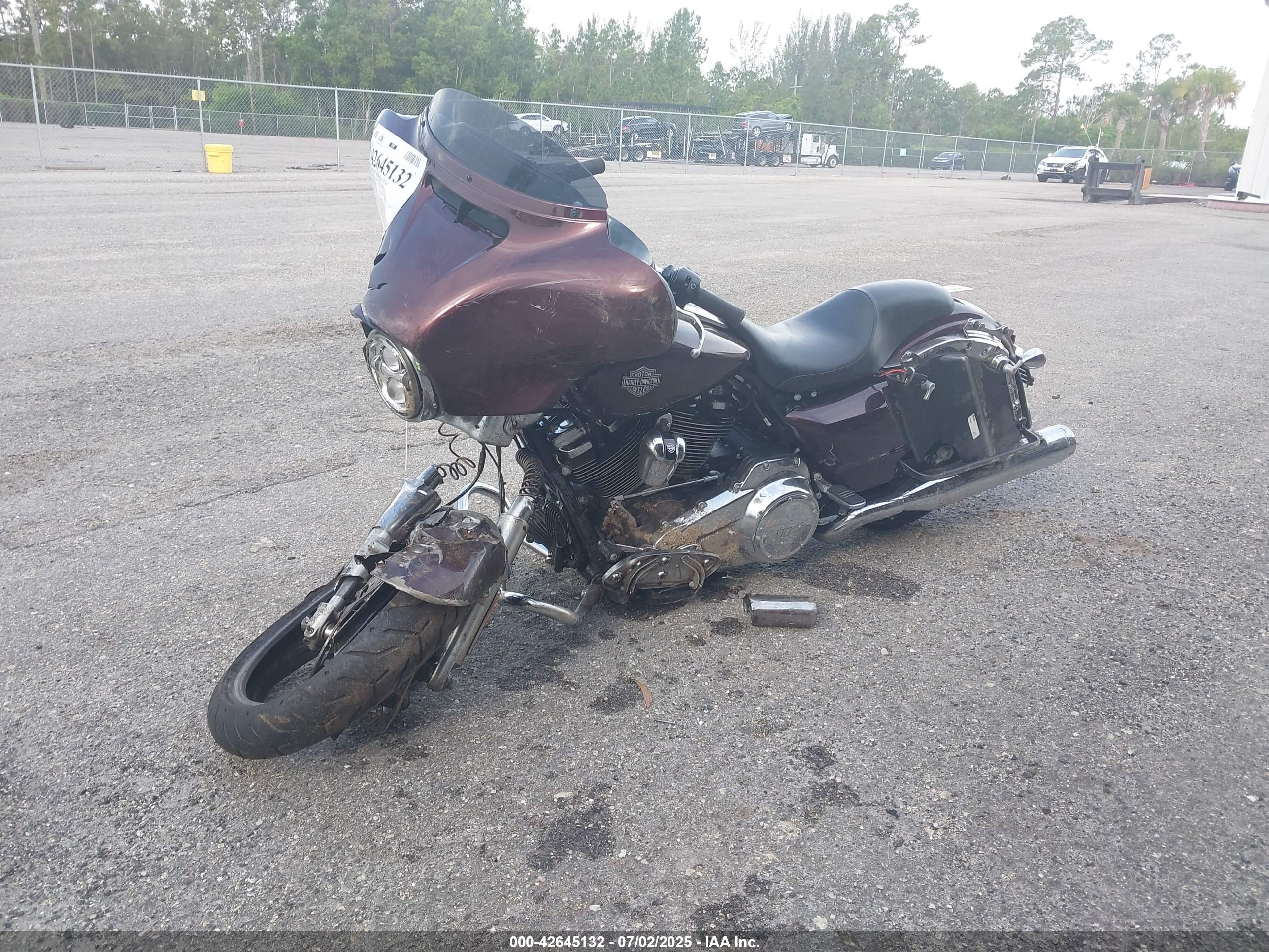 HARLEY-DAVIDSON FLHXS image 2