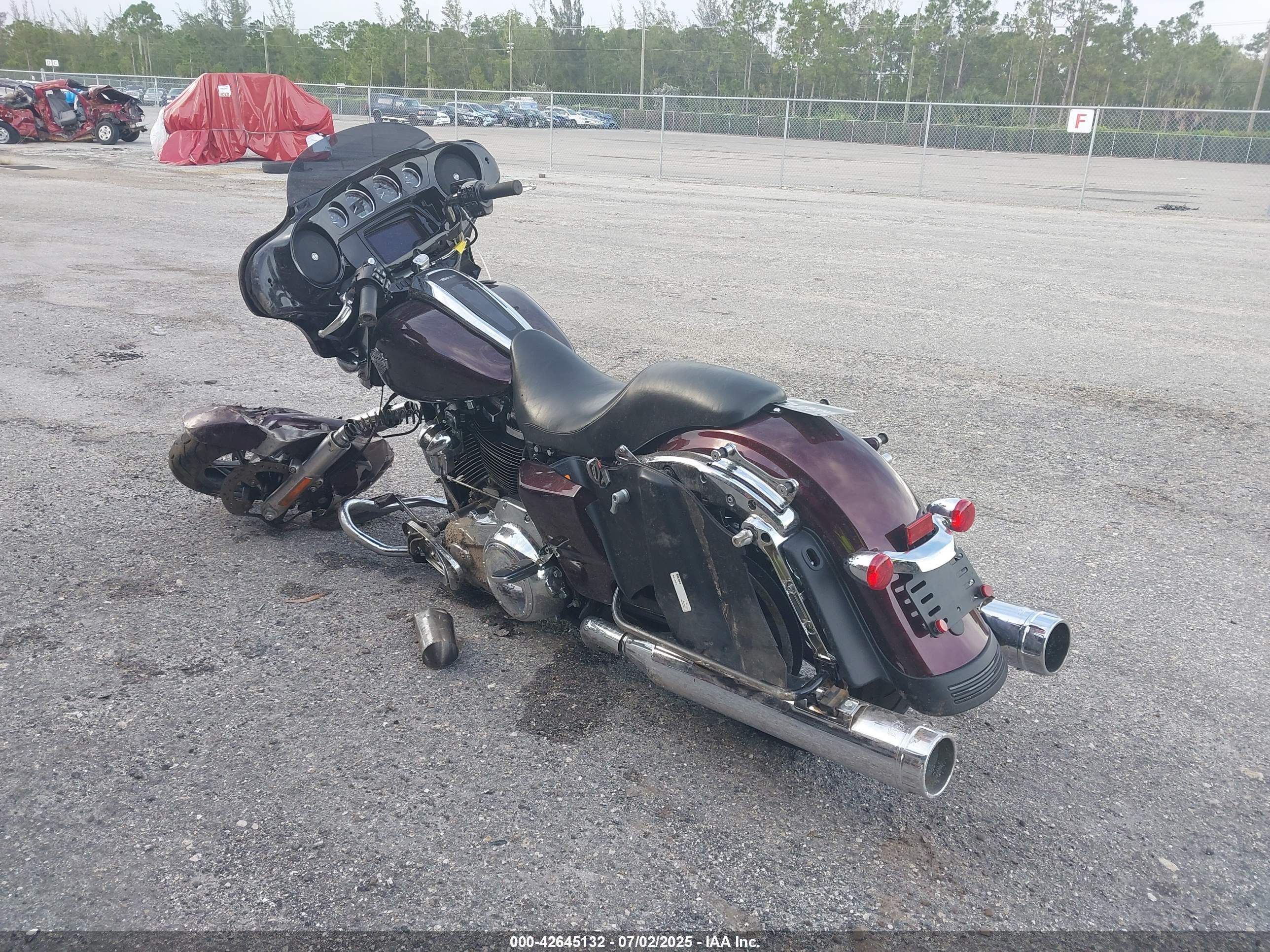 HARLEY-DAVIDSON FLHXS image 3