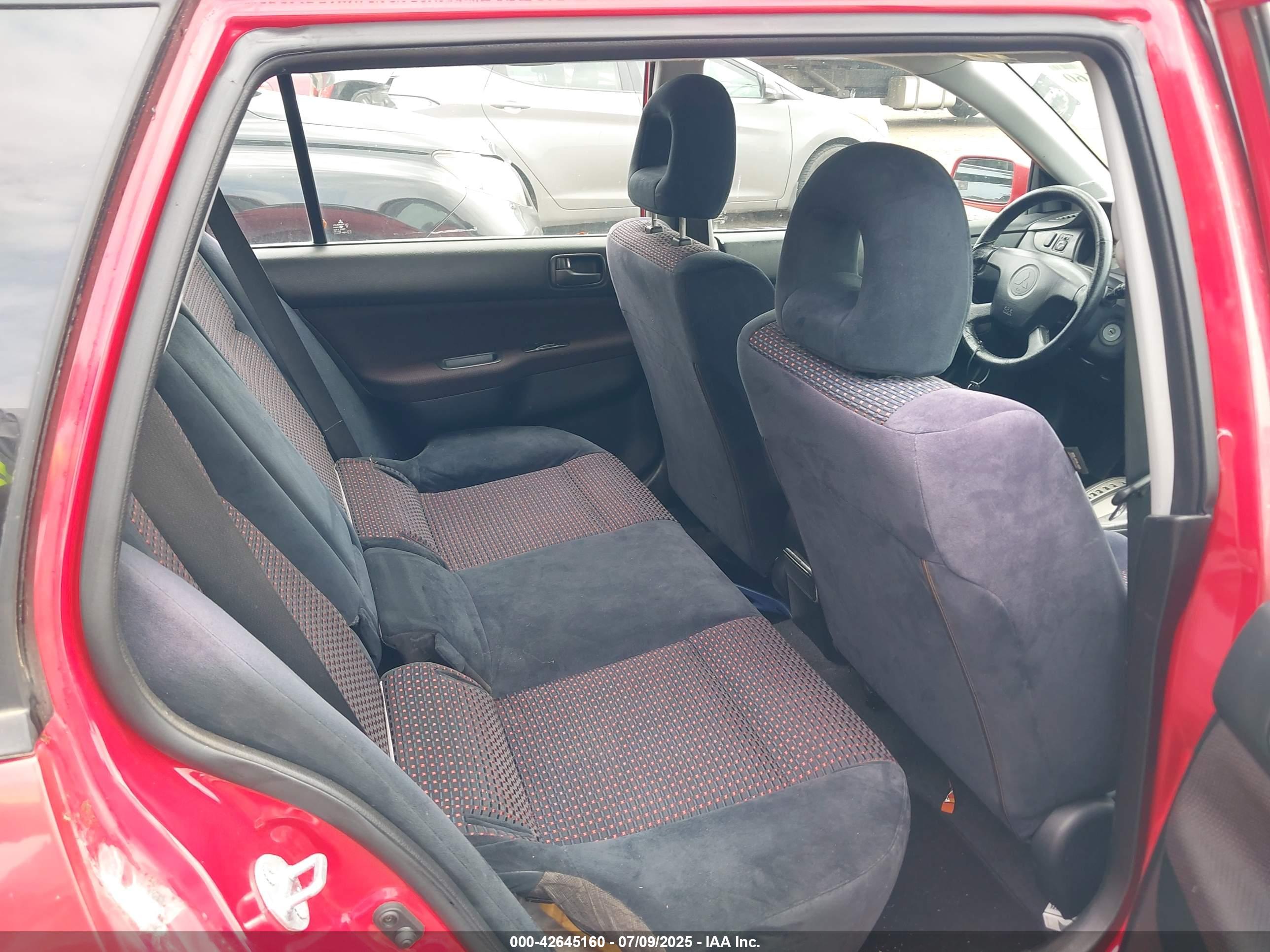 MITSUBISHI LANCER image 8
