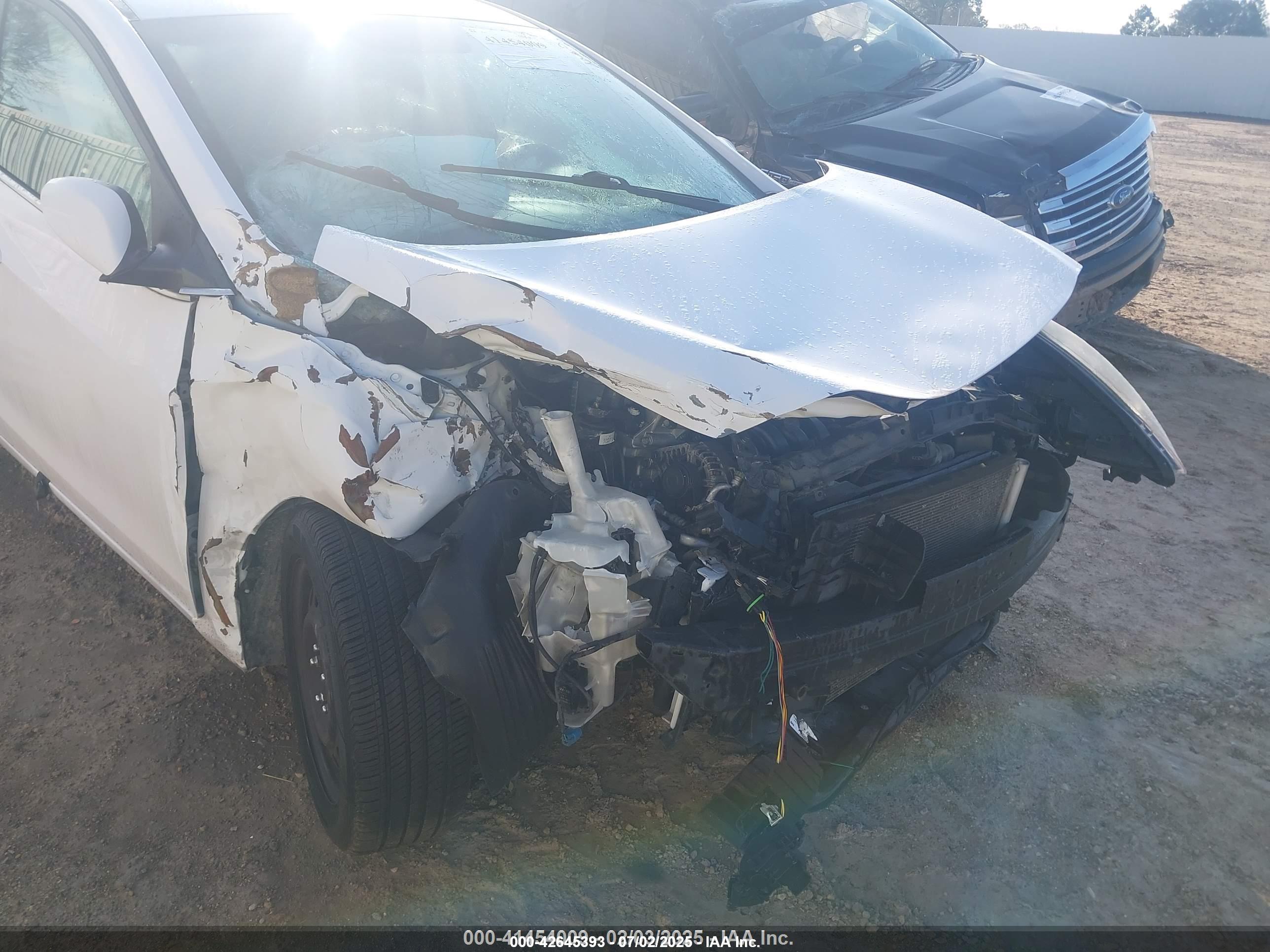 HYUNDAI ELANTRA image 6