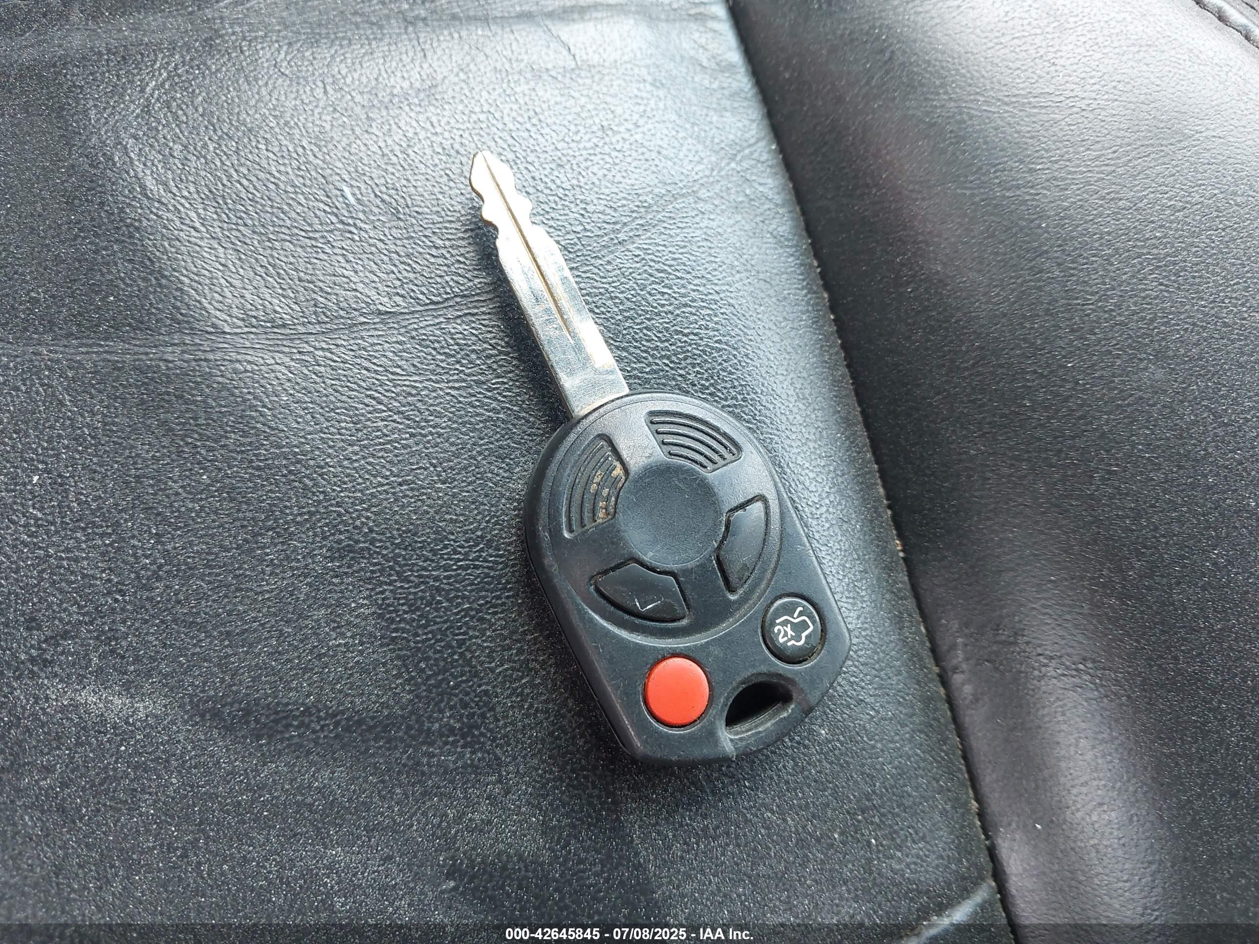 FORD ESCAPE image 11