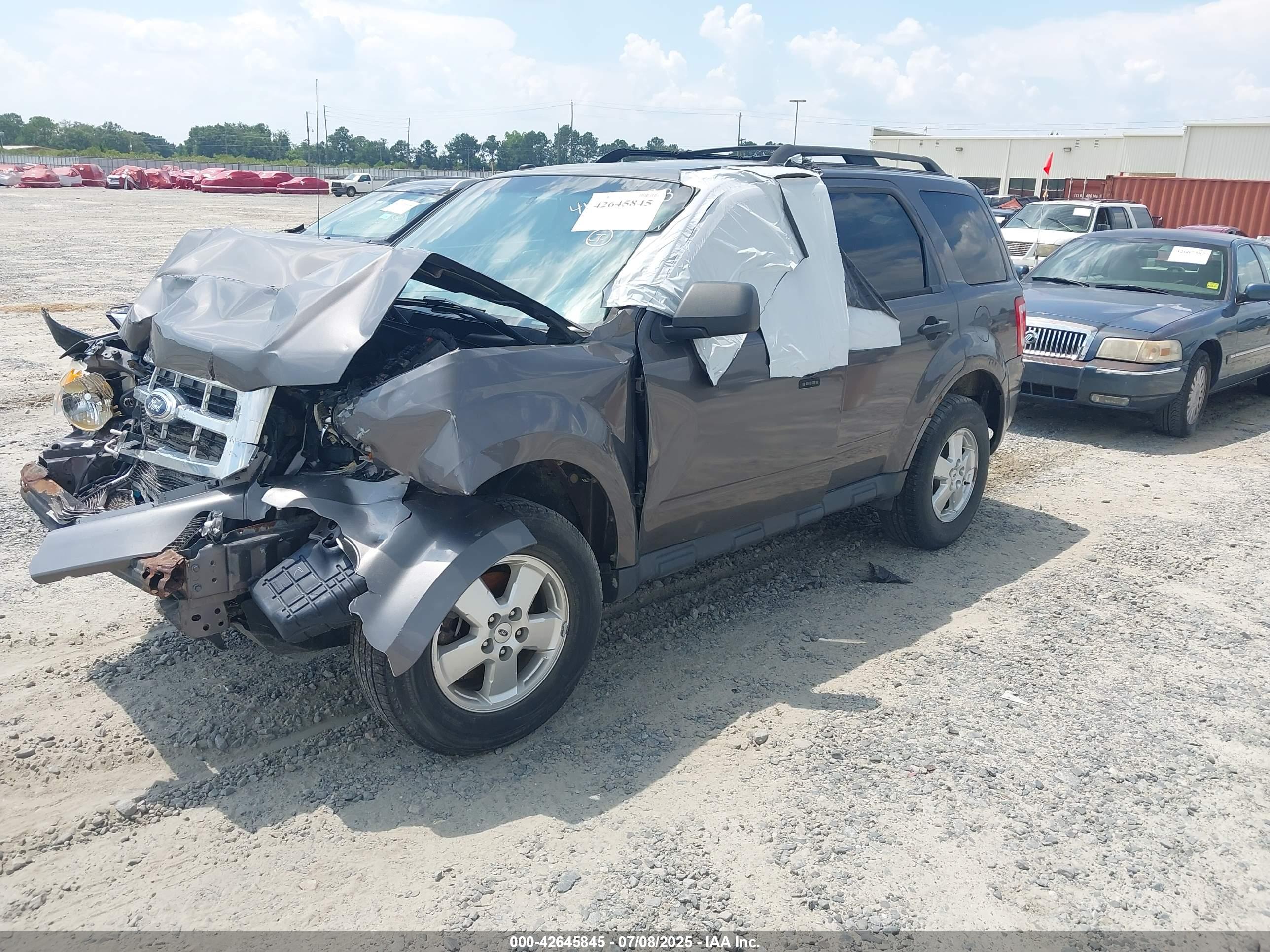 FORD ESCAPE image 2