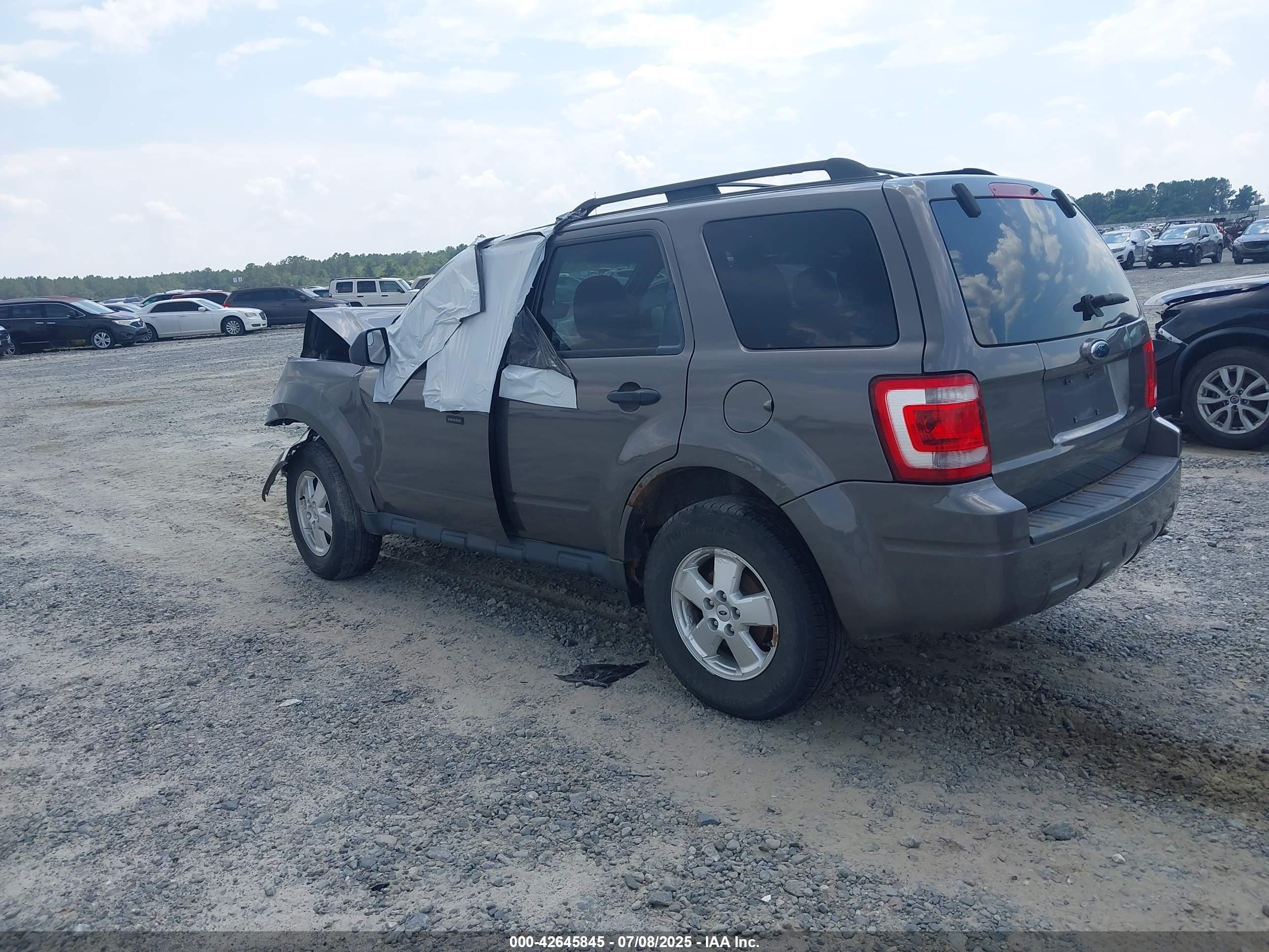 FORD ESCAPE image 3