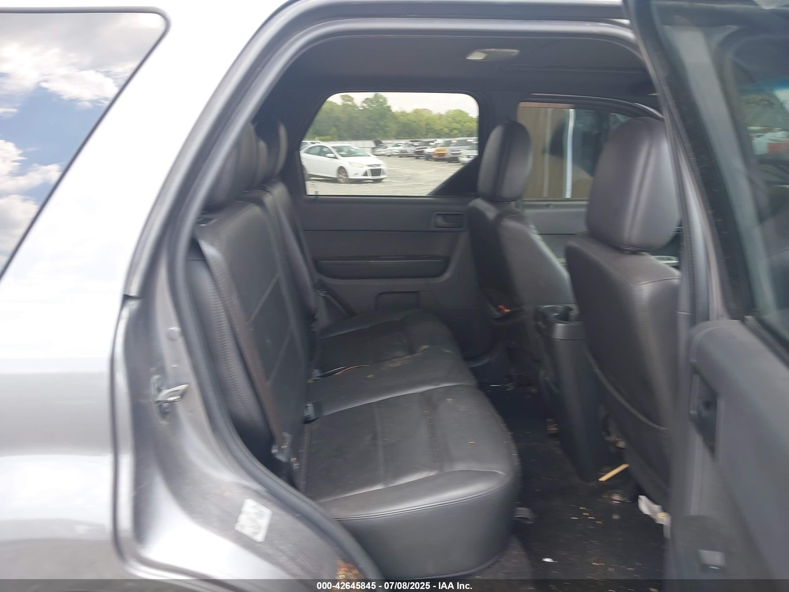 FORD ESCAPE image 8
