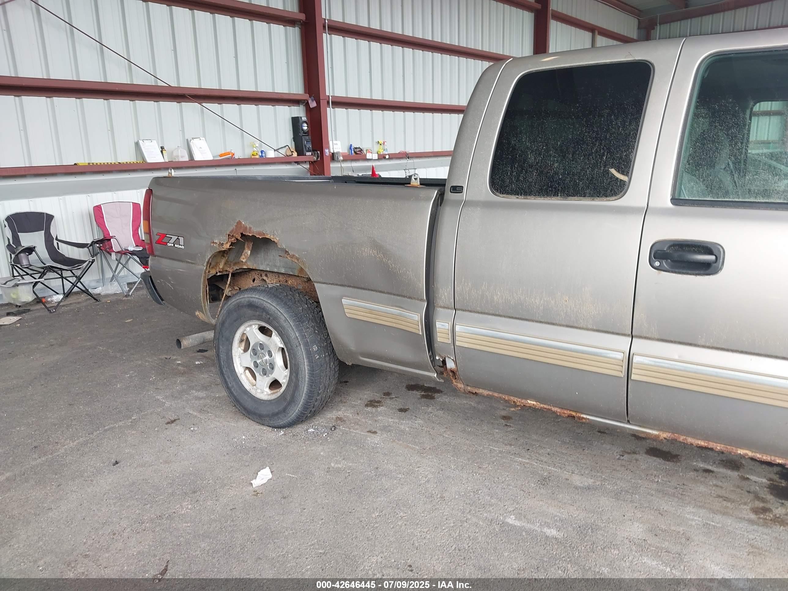 CHEVROLET SILVERADO image 6