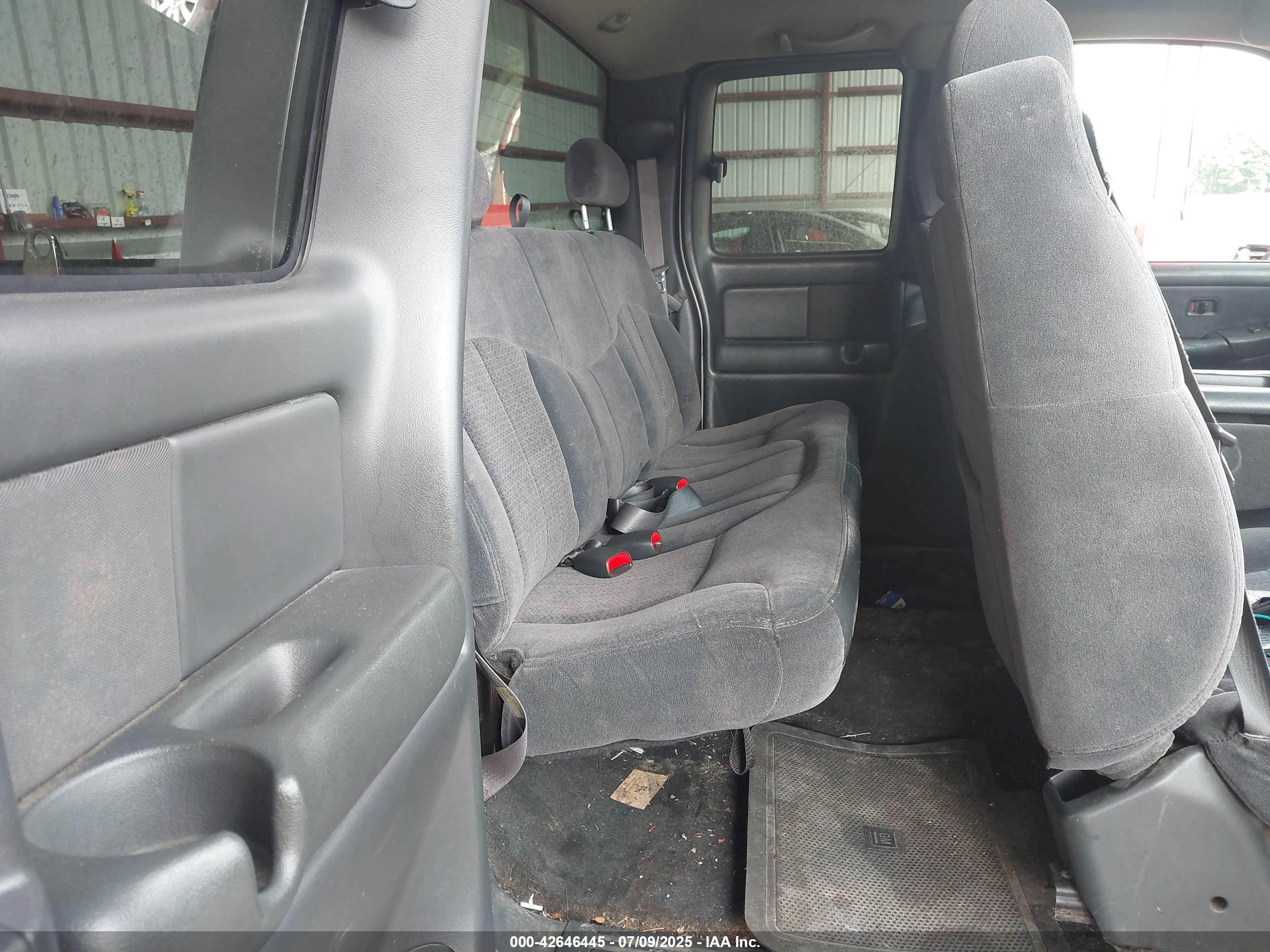 CHEVROLET SILVERADO image 8