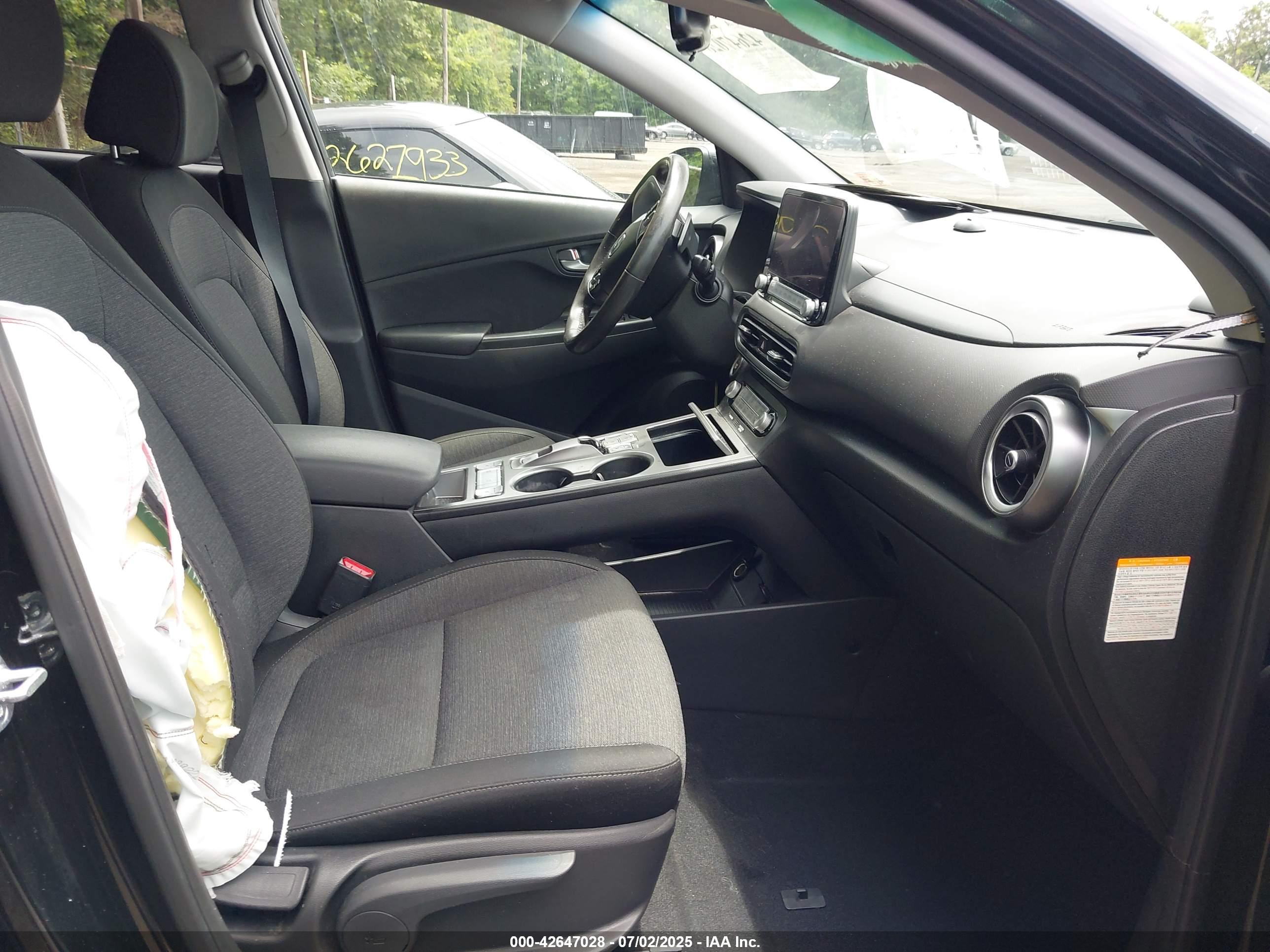 HYUNDAI KONA image 5