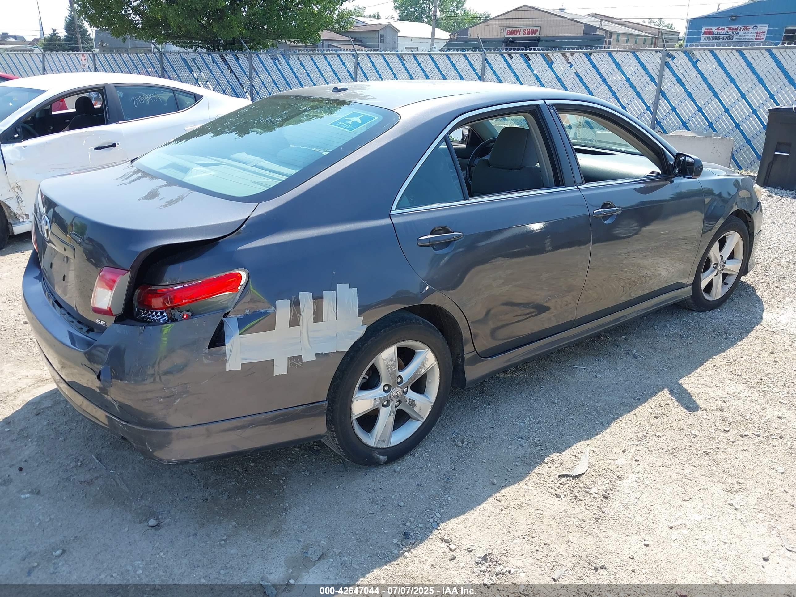 TOYOTA CAMRY image 4