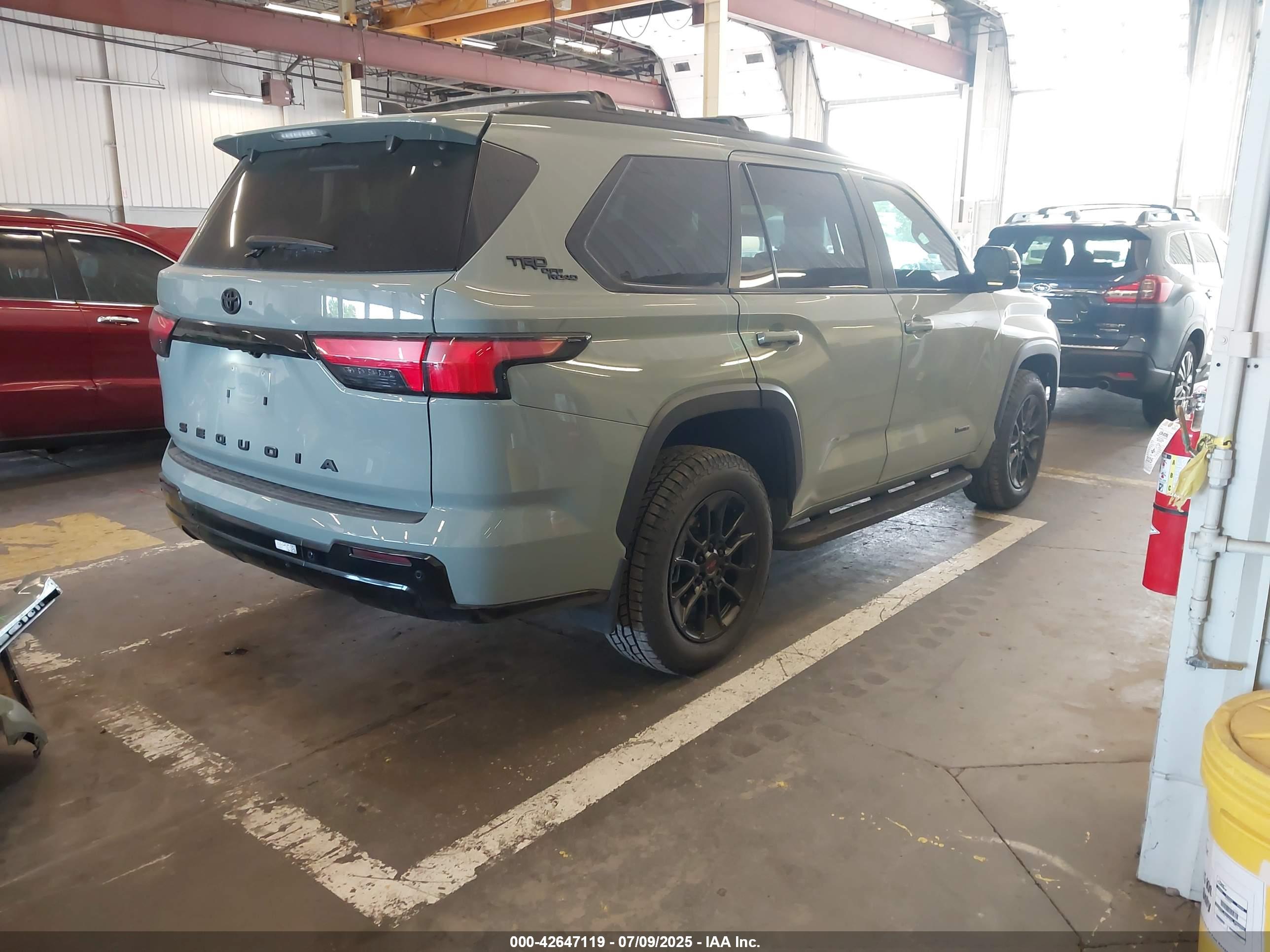 TOYOTA SEQUOIA image 4