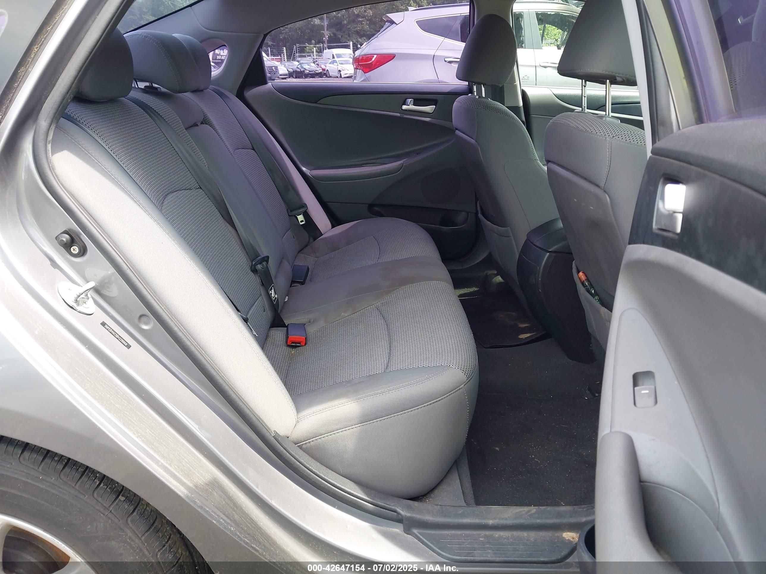 HYUNDAI SONATA image 8