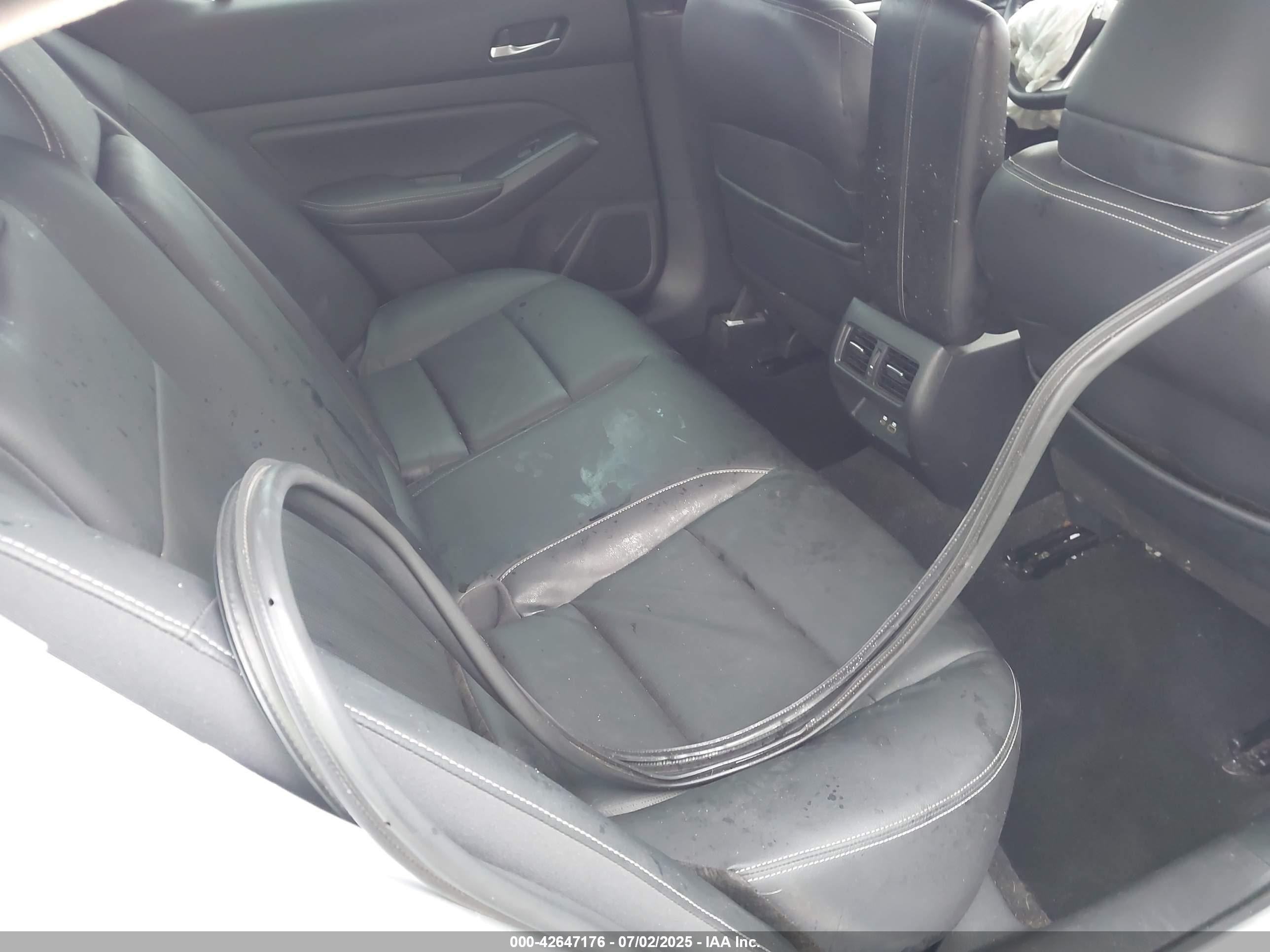 NISSAN ALTIMA image 8