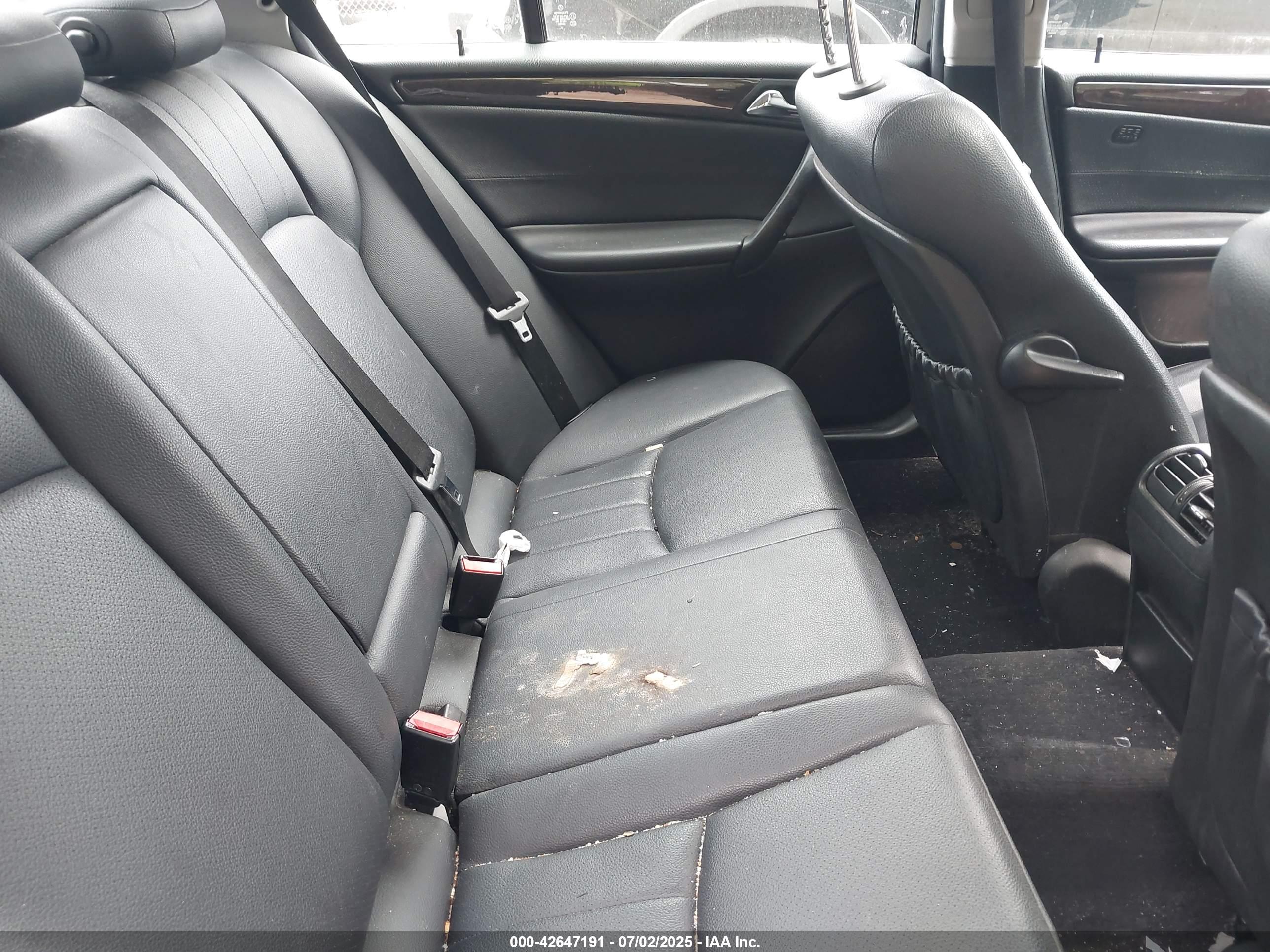 MERCEDES-BENZ C image 8