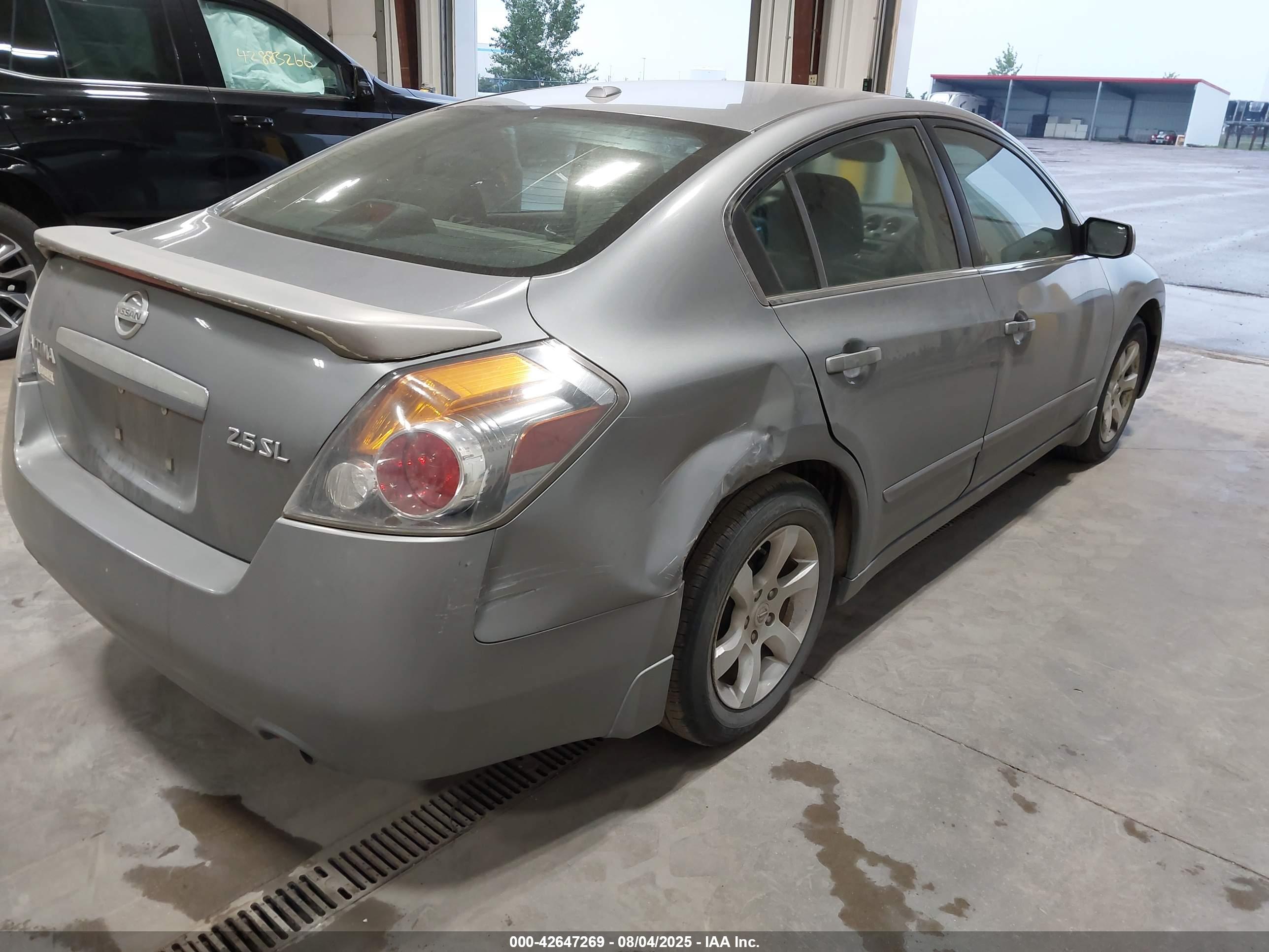 NISSAN ALTIMA image 4