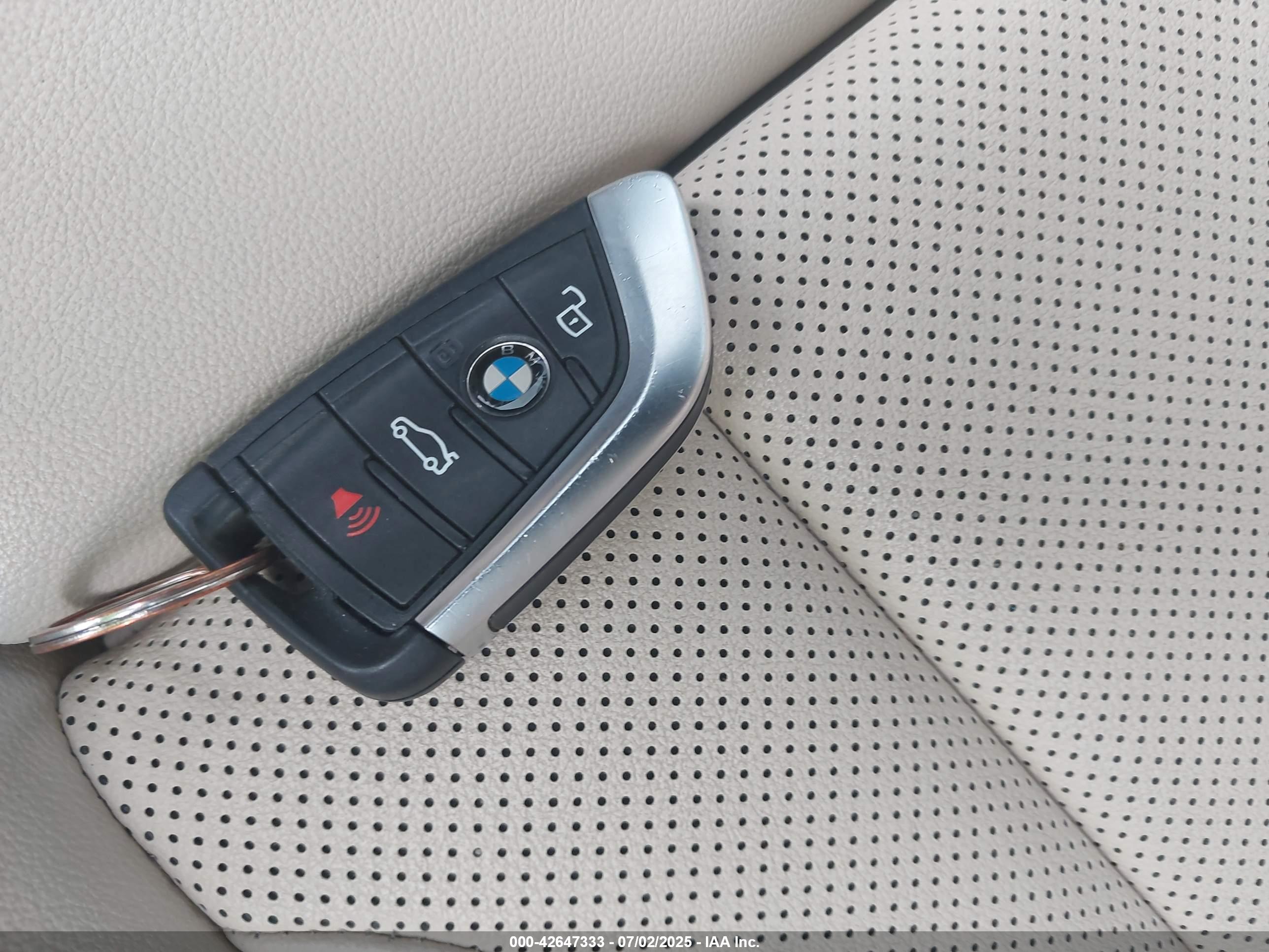 BMW 330I image 11