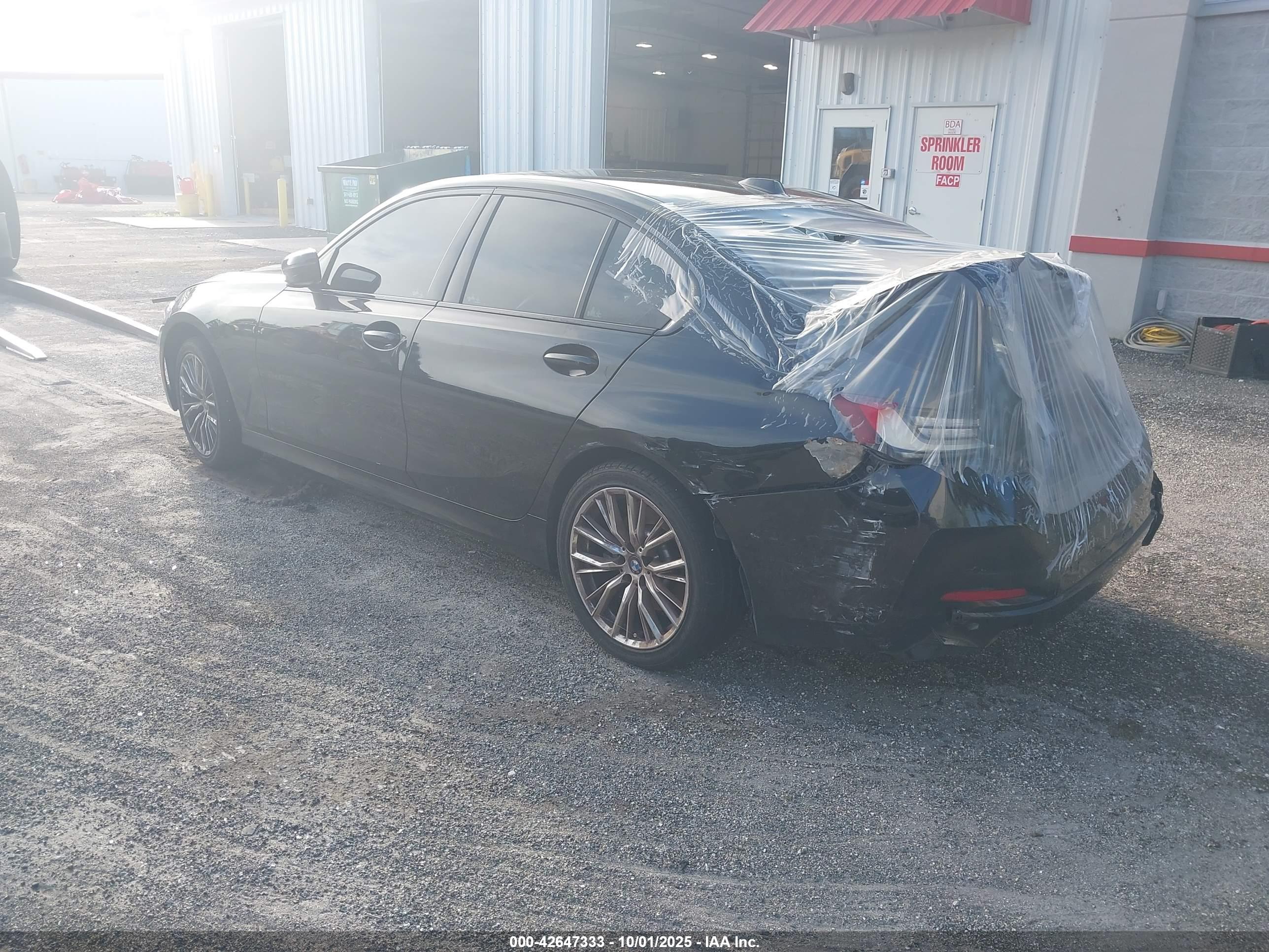 BMW 330I image 3