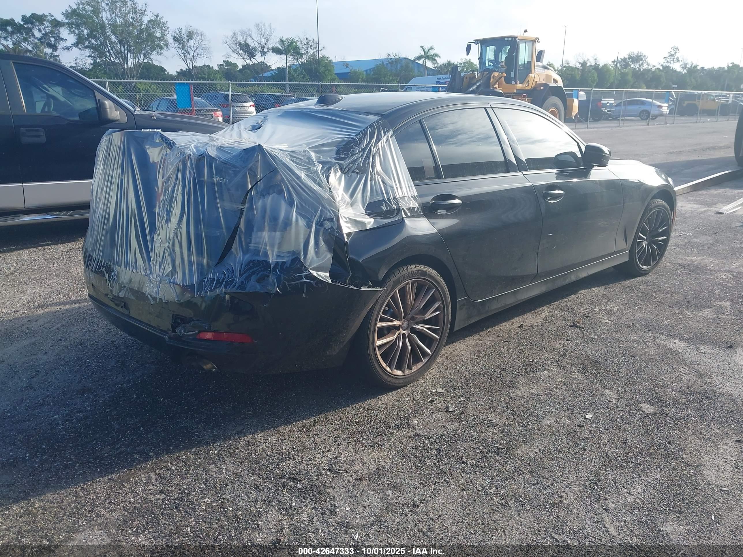 BMW 330I image 4