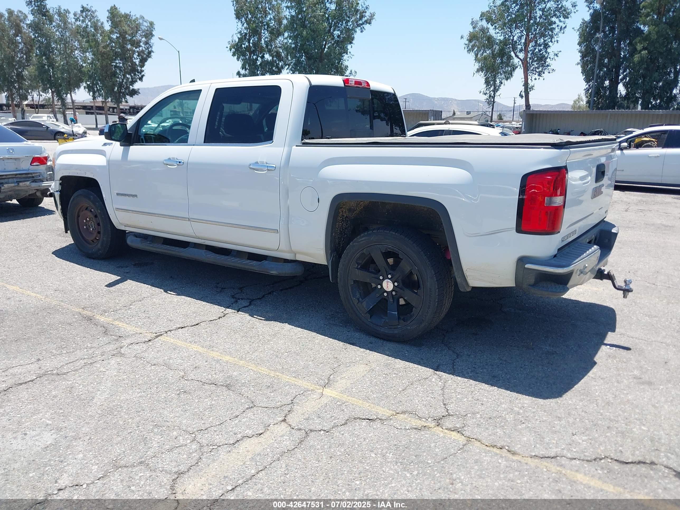 GMC SIERRA image 3