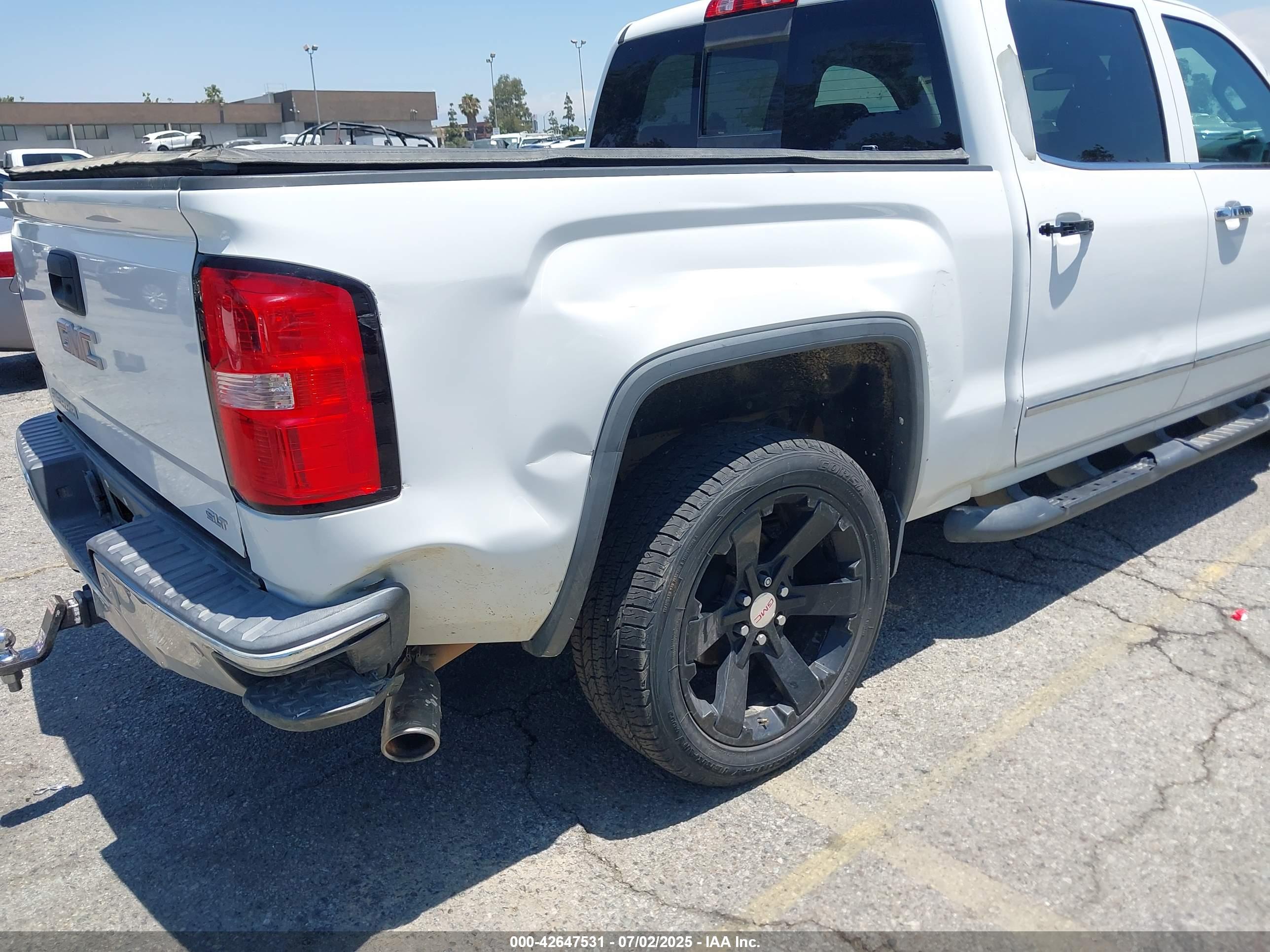 GMC SIERRA image 6
