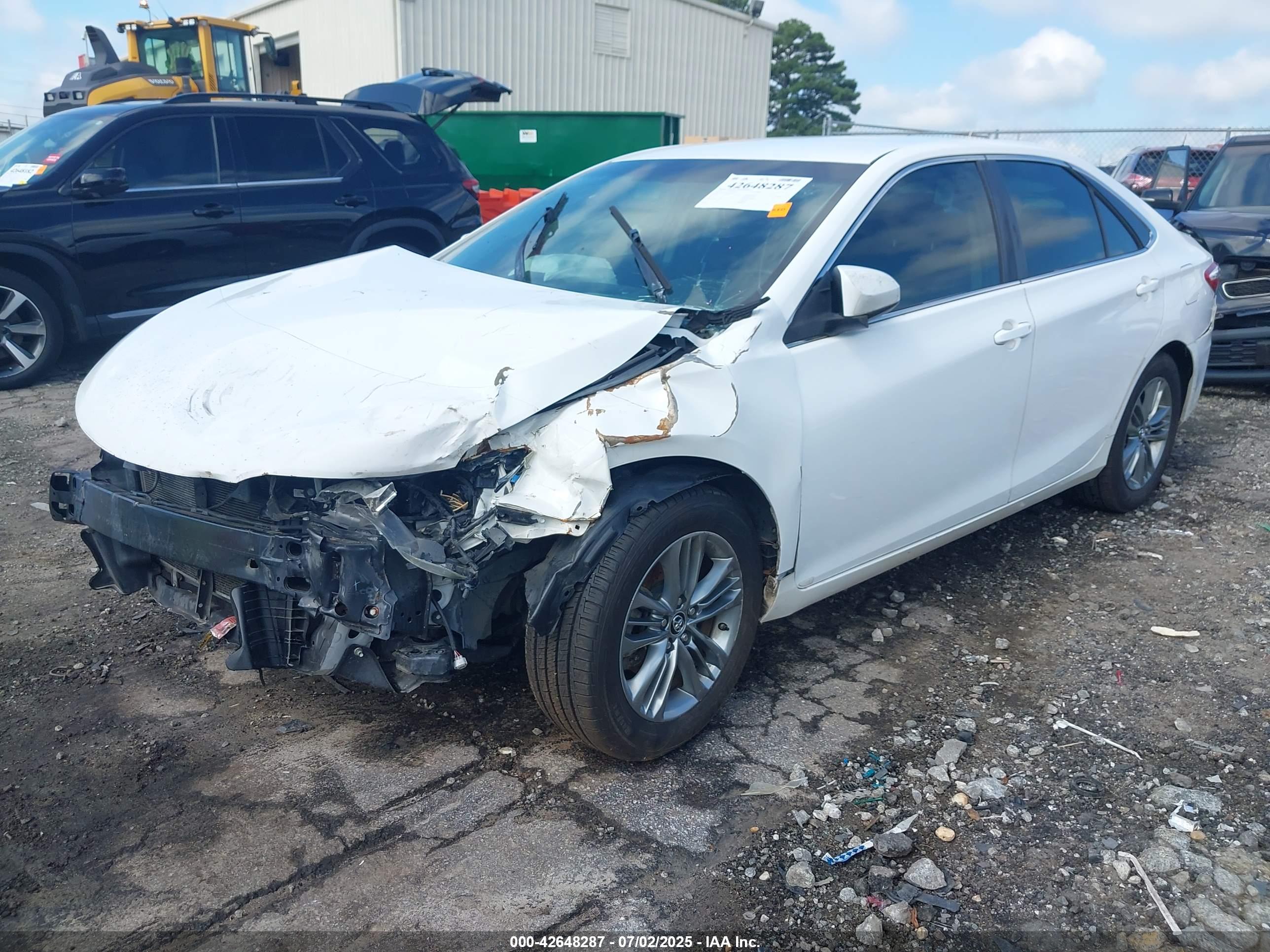 TOYOTA CAMRY image 2