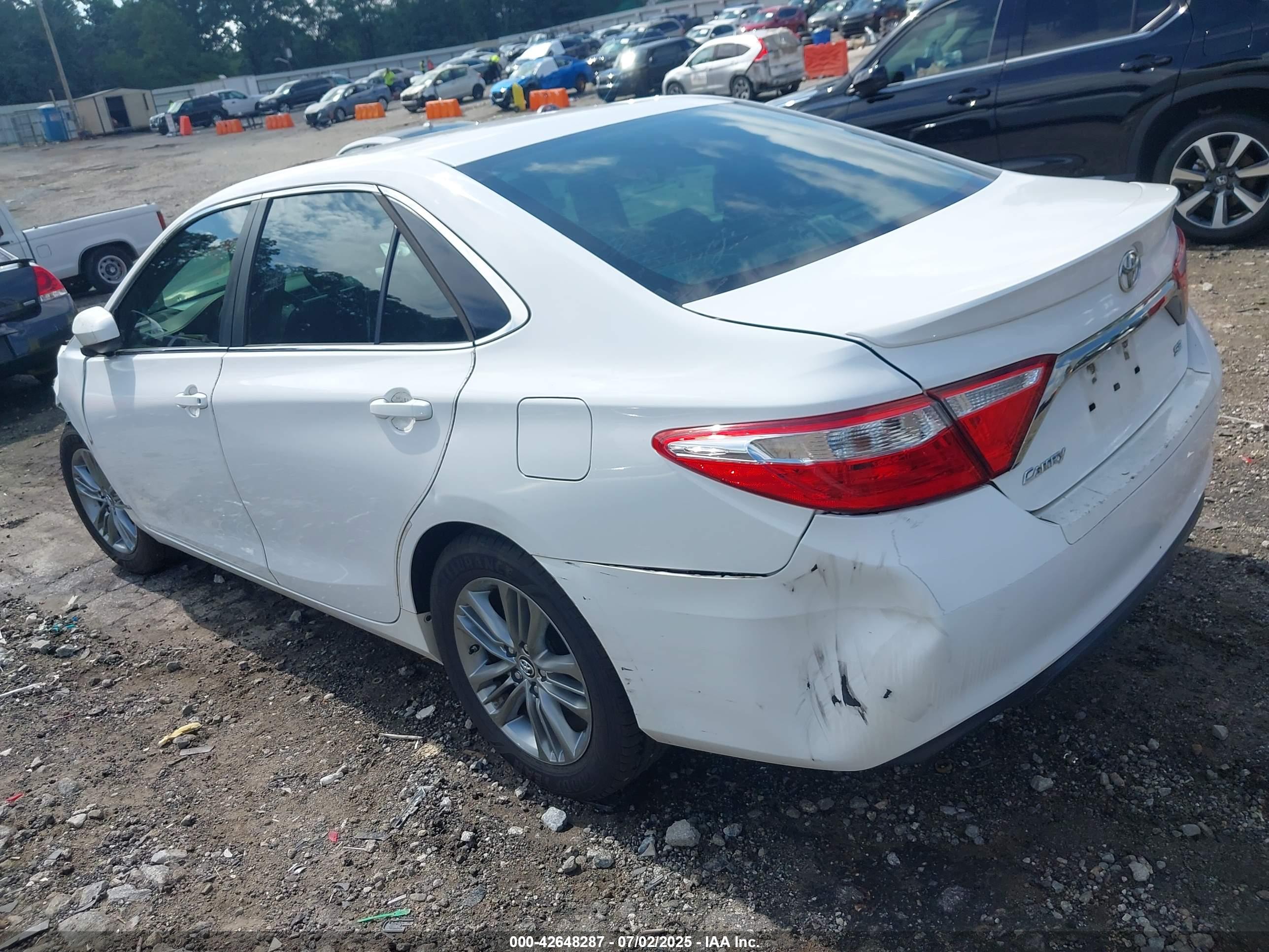 TOYOTA CAMRY image 3
