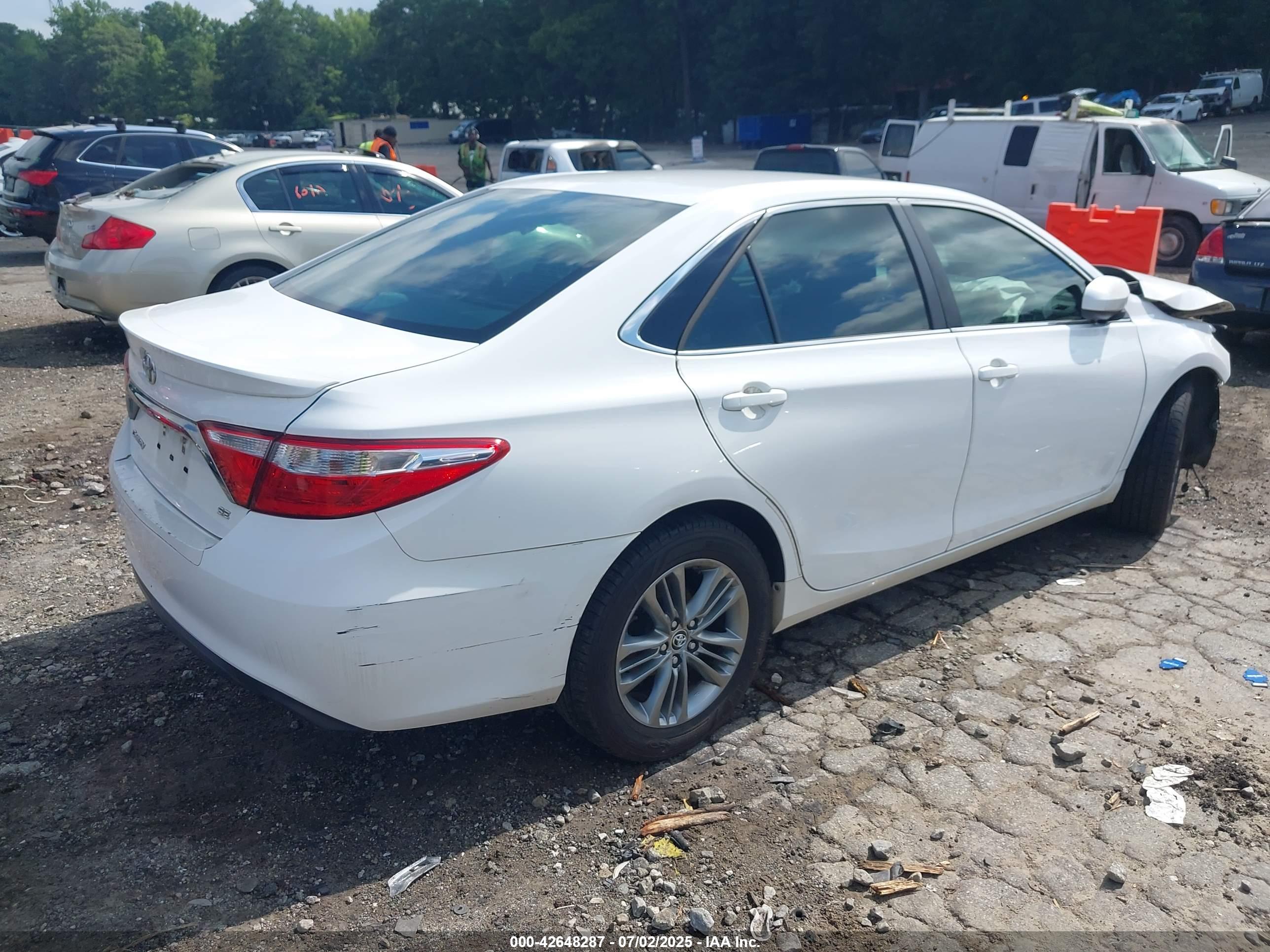 TOYOTA CAMRY image 4