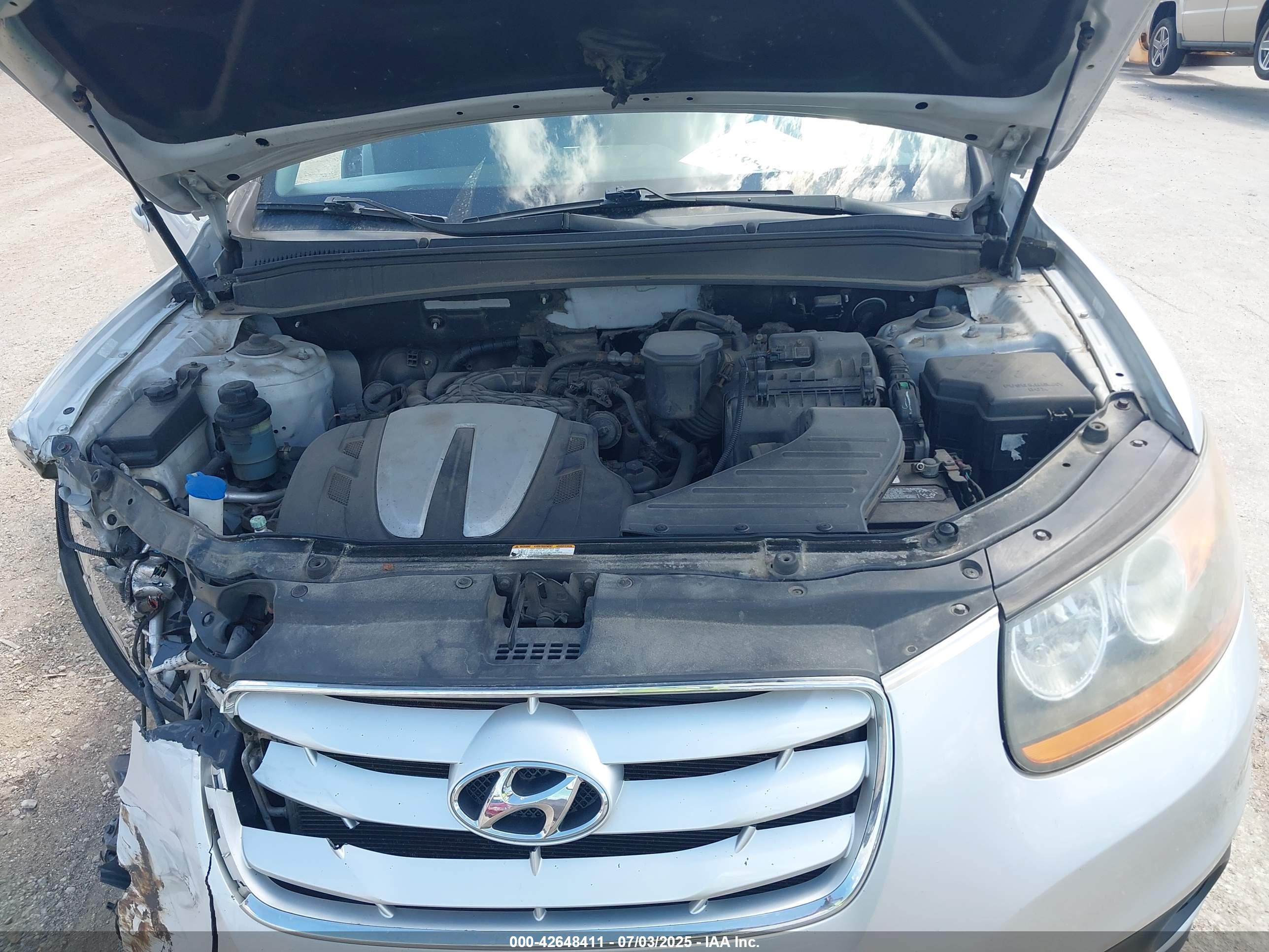 HYUNDAI SANTA image 10