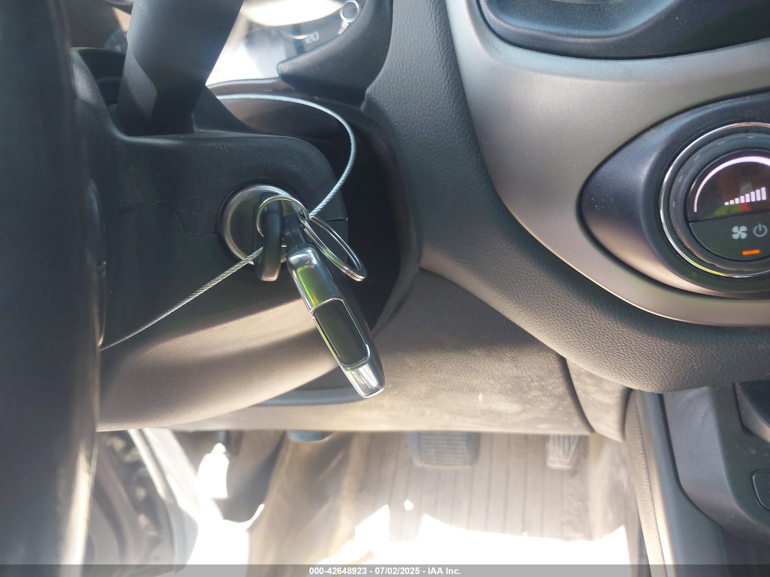 CHEVROLET COLORADO image 11