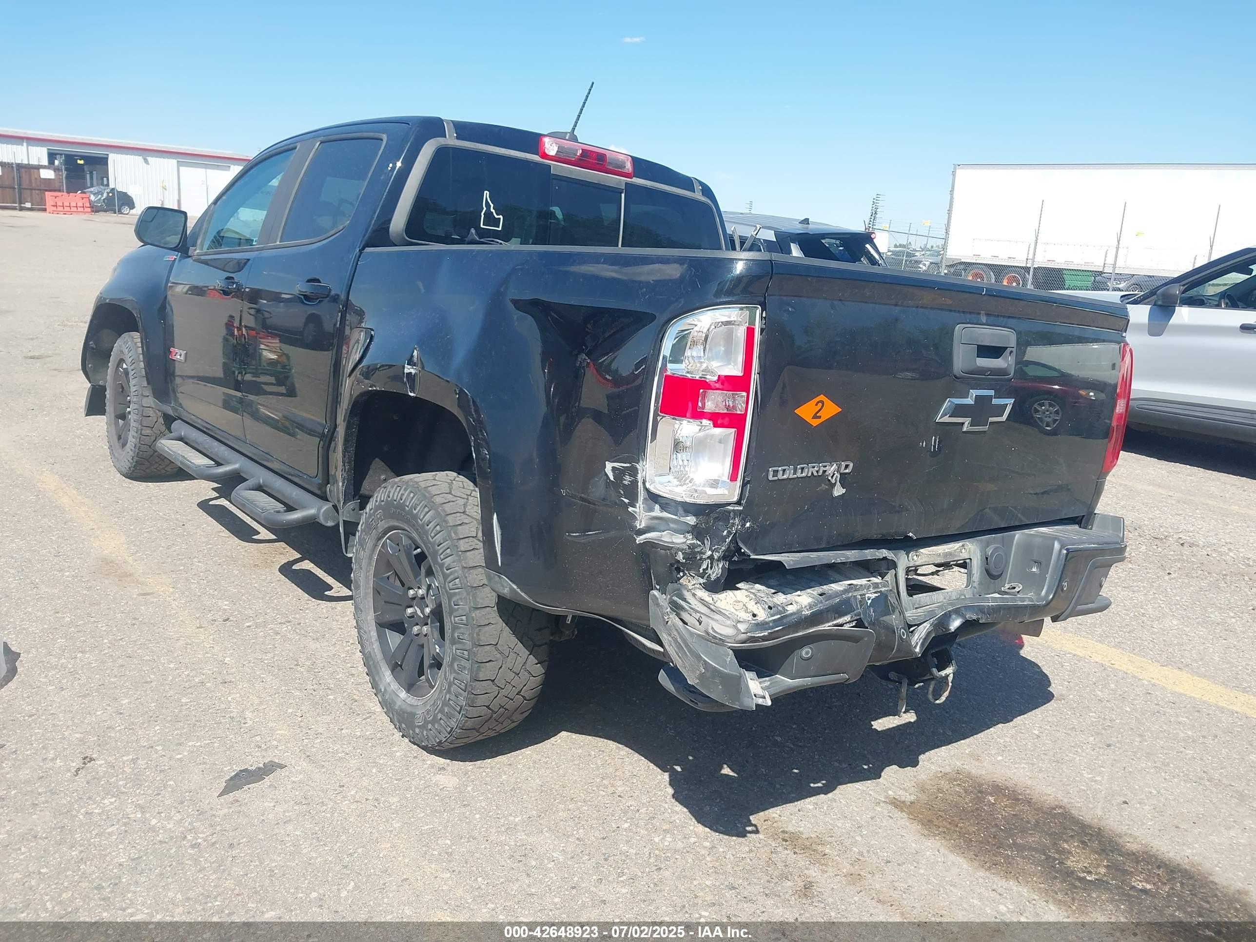 CHEVROLET COLORADO image 3