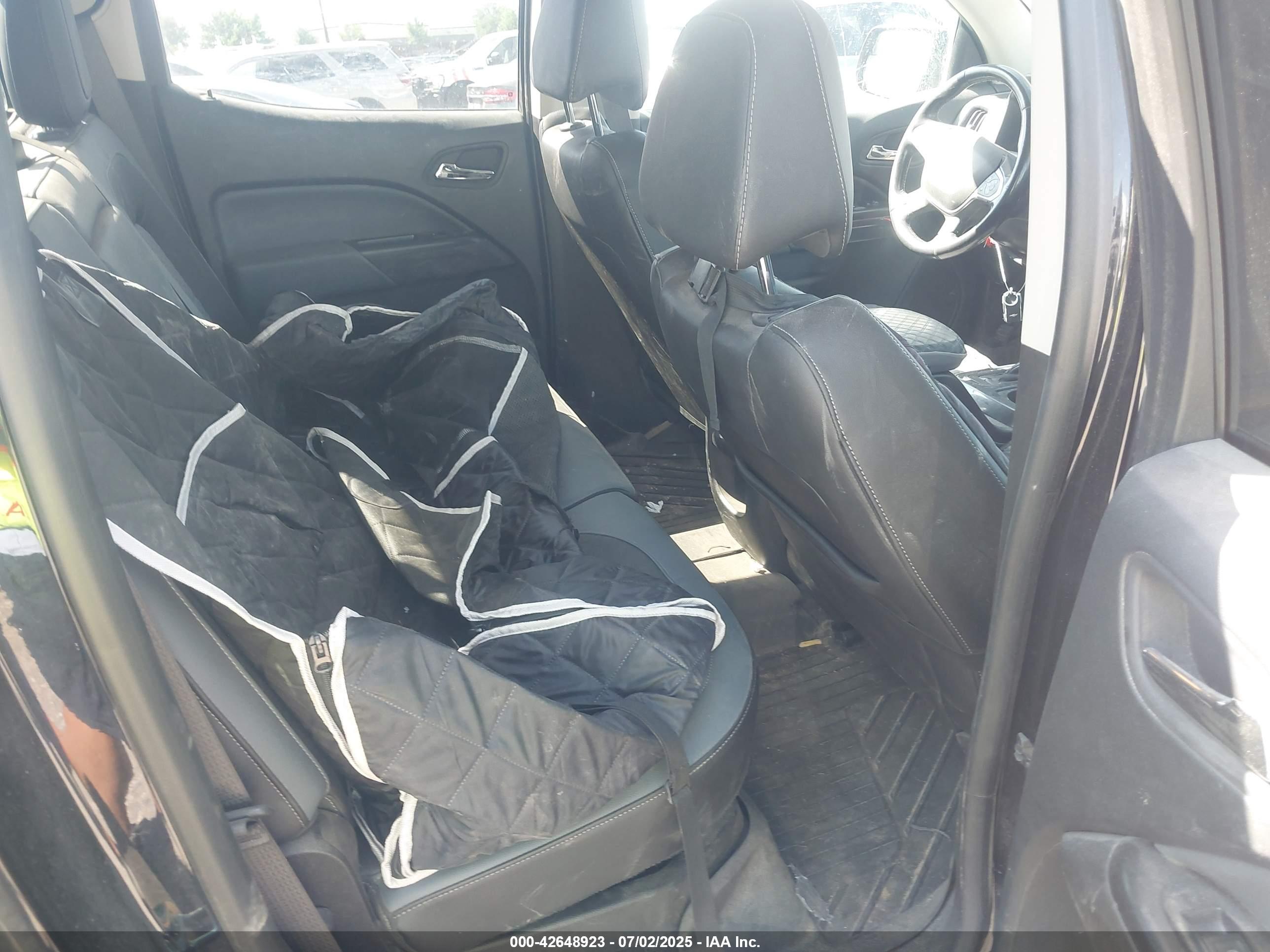 CHEVROLET COLORADO image 8