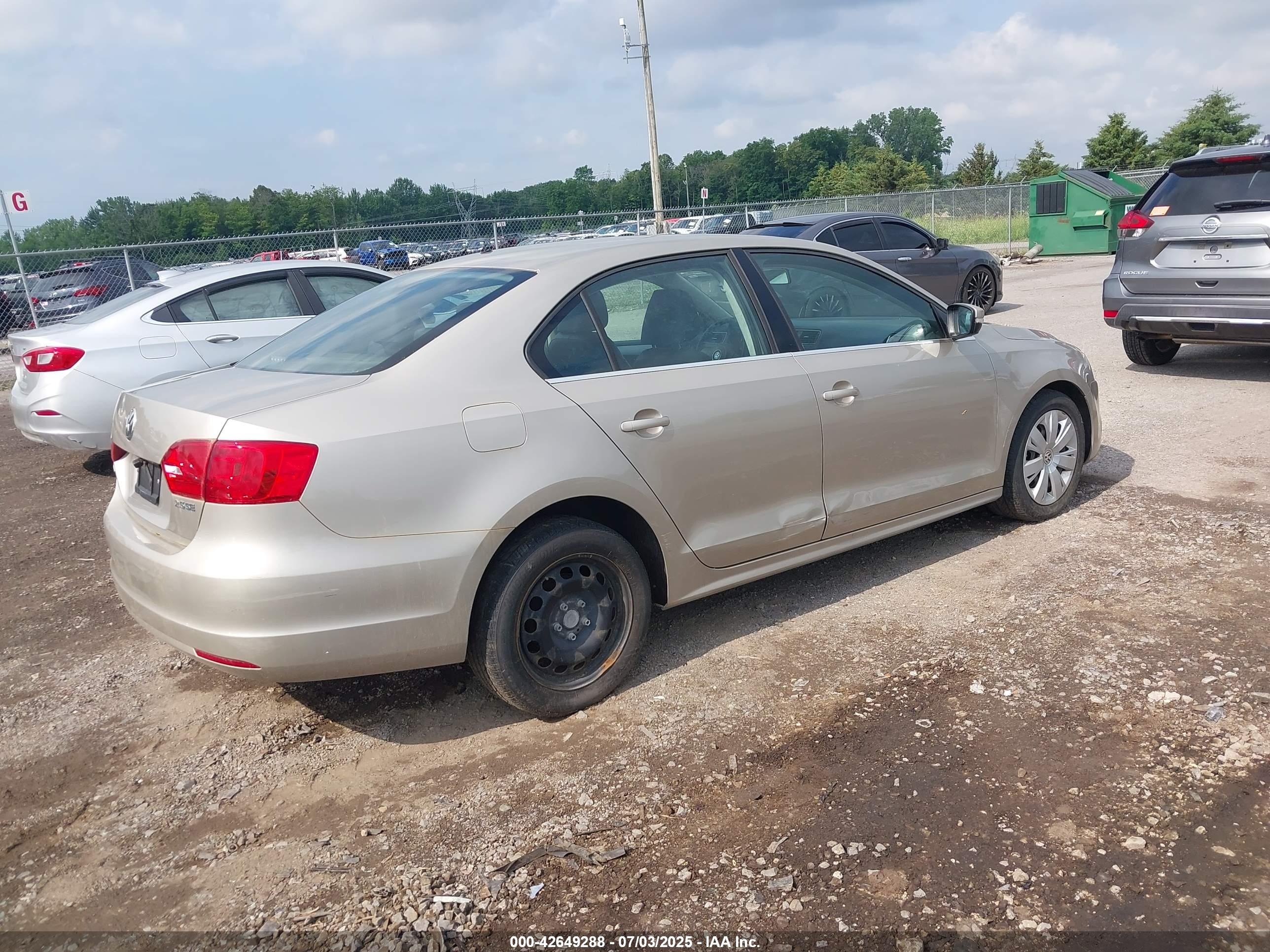 VOLKSWAGEN JETTA image 4
