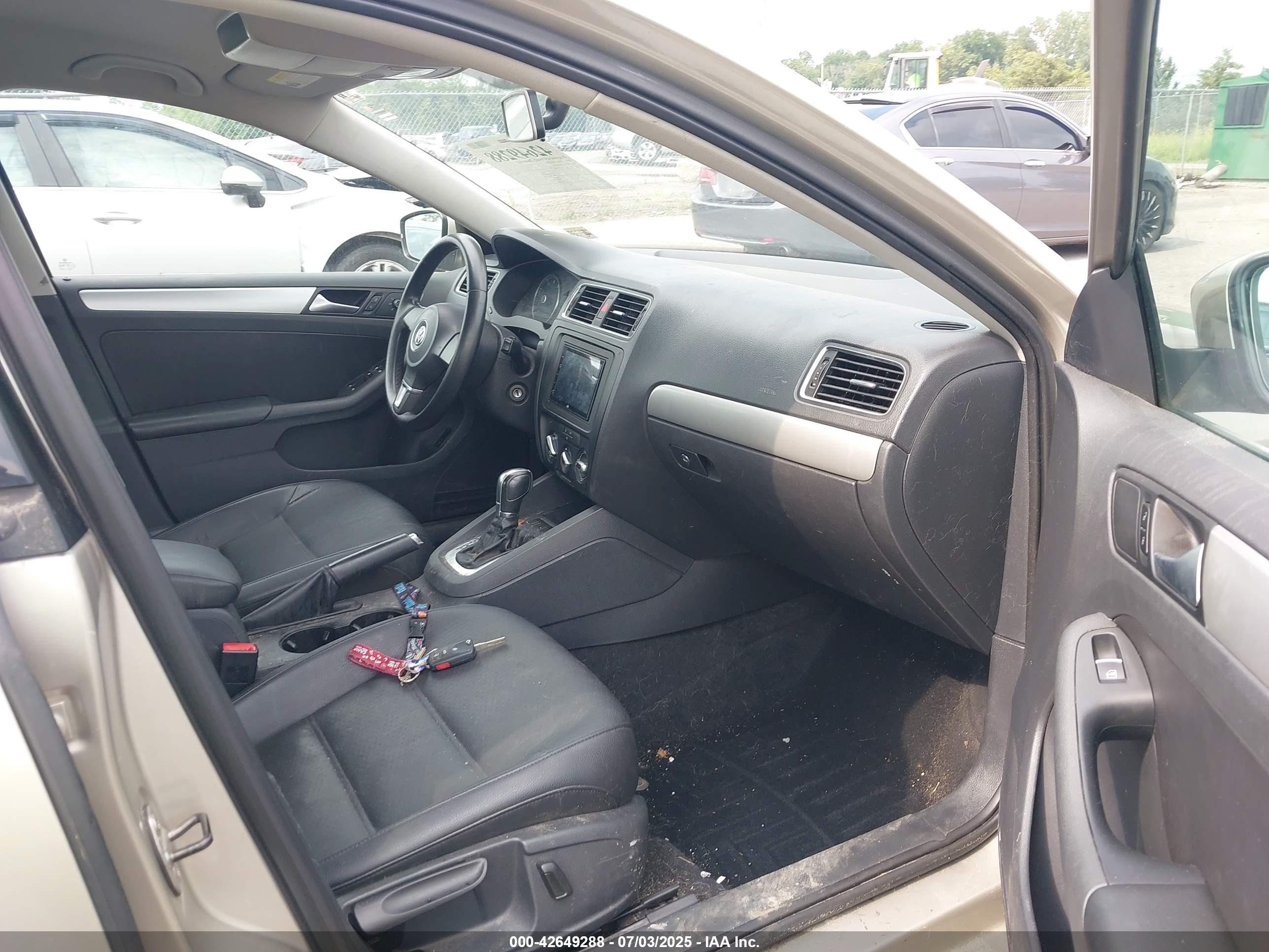 VOLKSWAGEN JETTA image 5