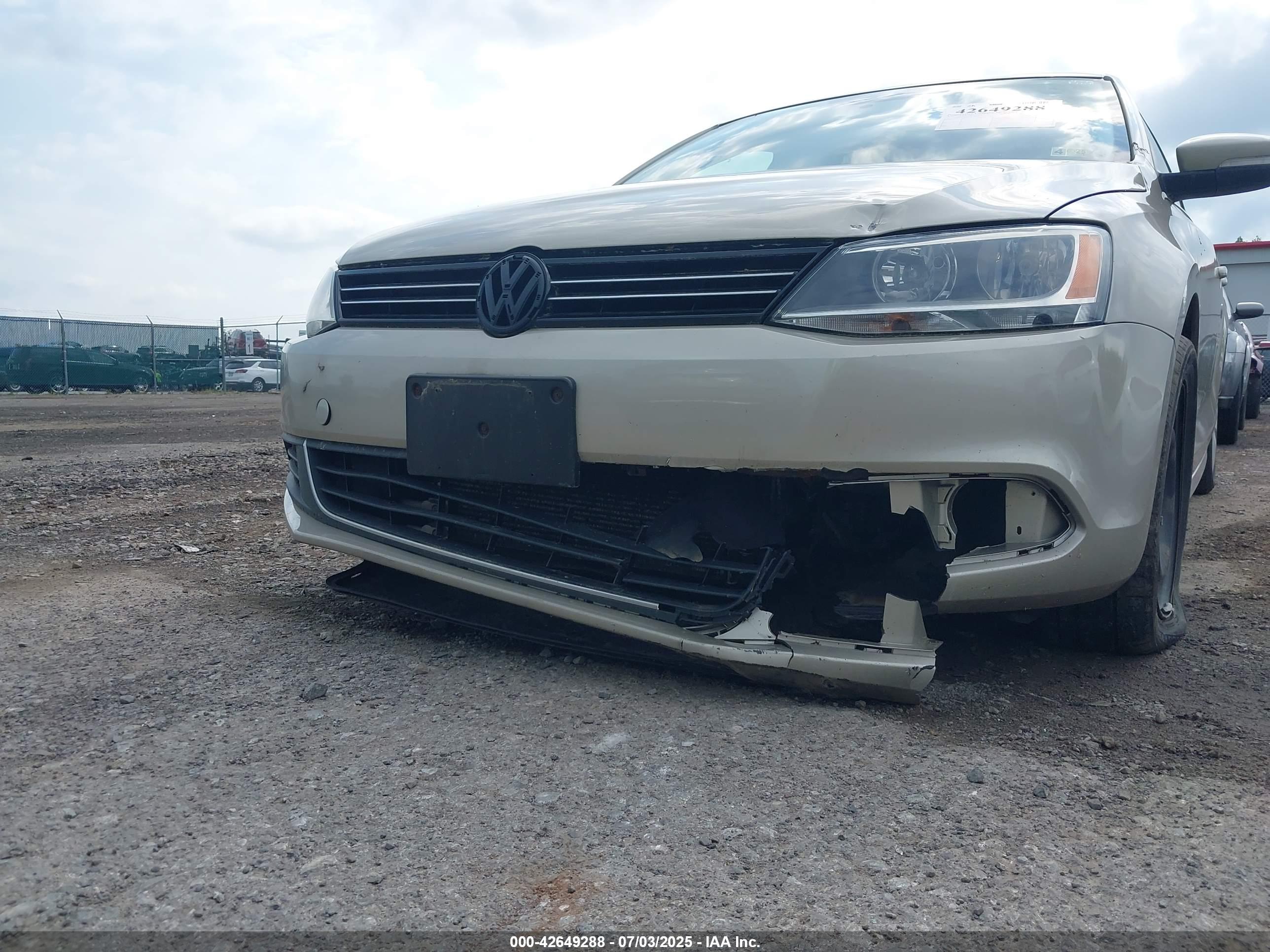 VOLKSWAGEN JETTA image 6