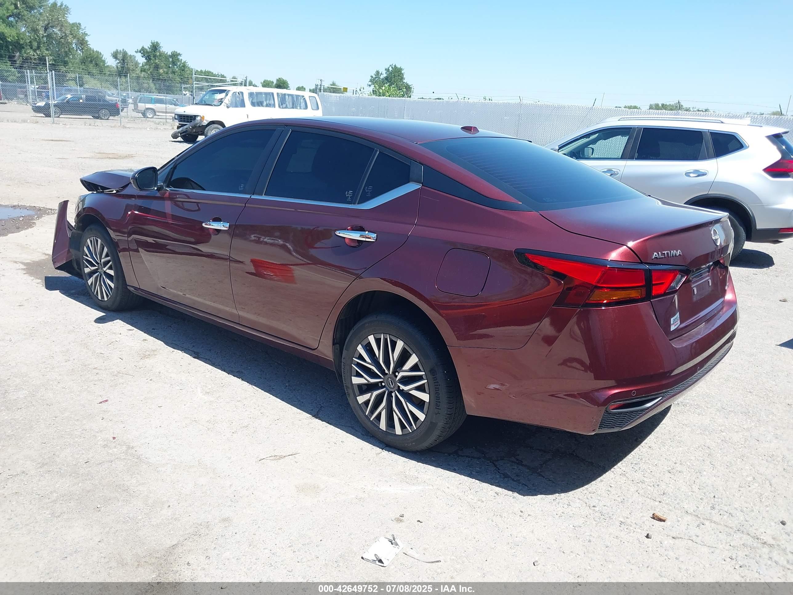 NISSAN ALTIMA image 3