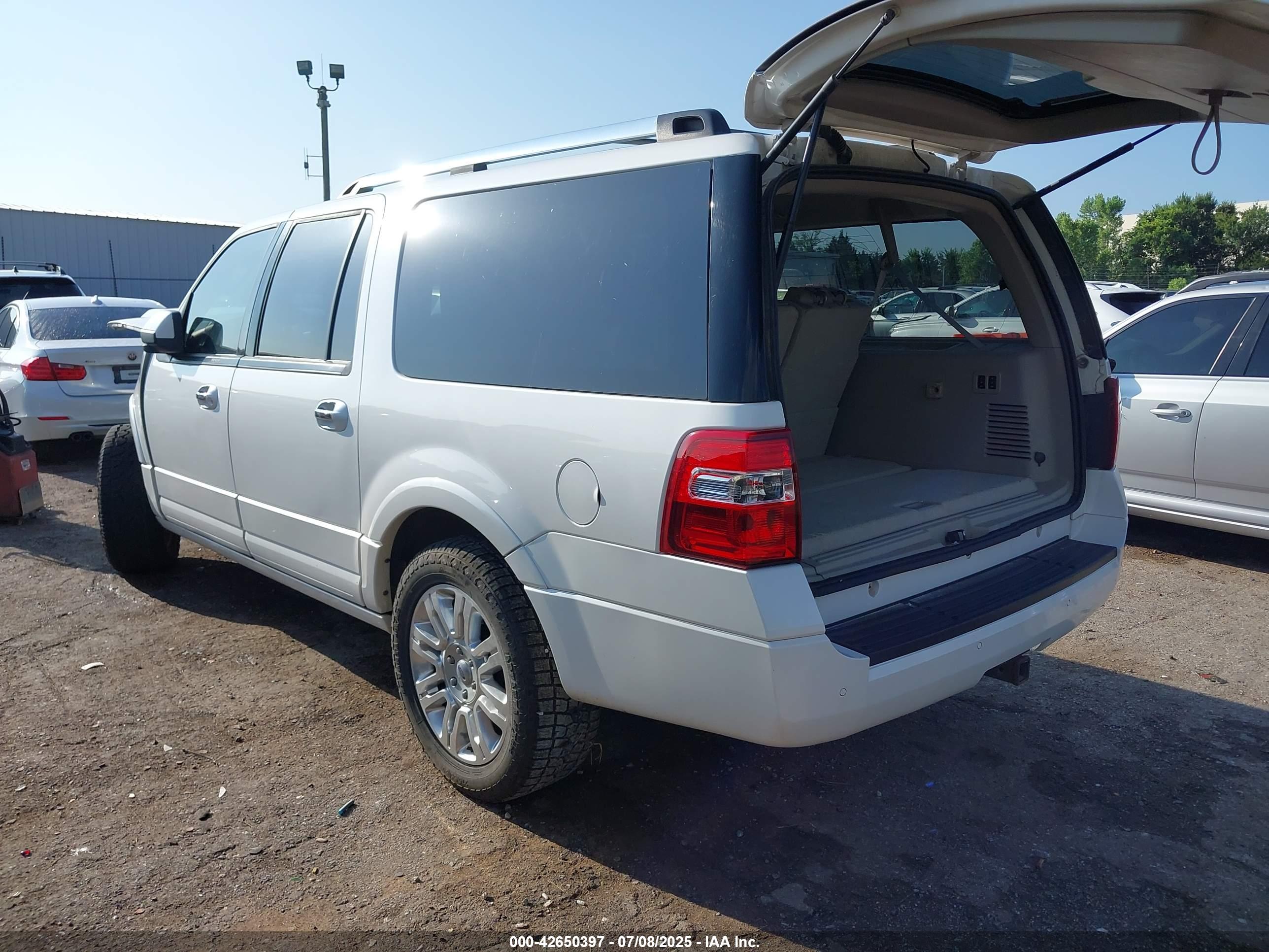 FORD EXPEDITION image 3