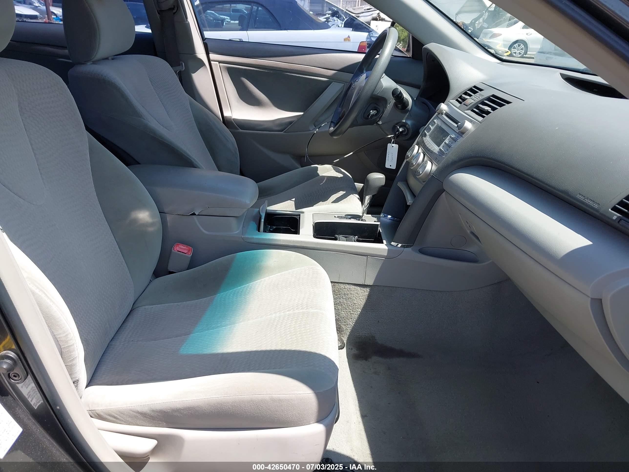 TOYOTA CAMRY image 5