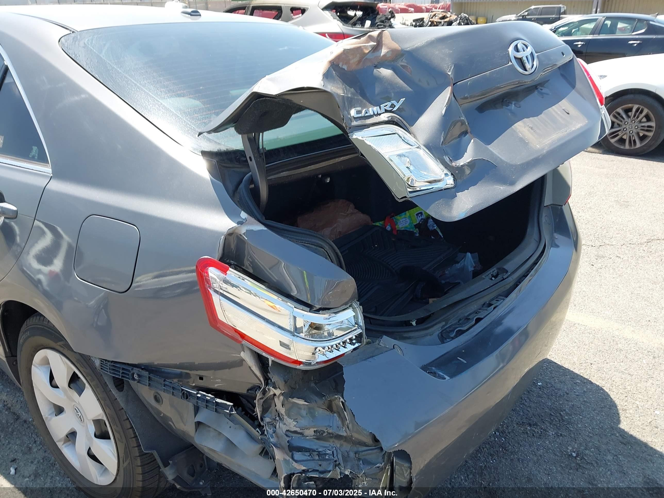 TOYOTA CAMRY image 6