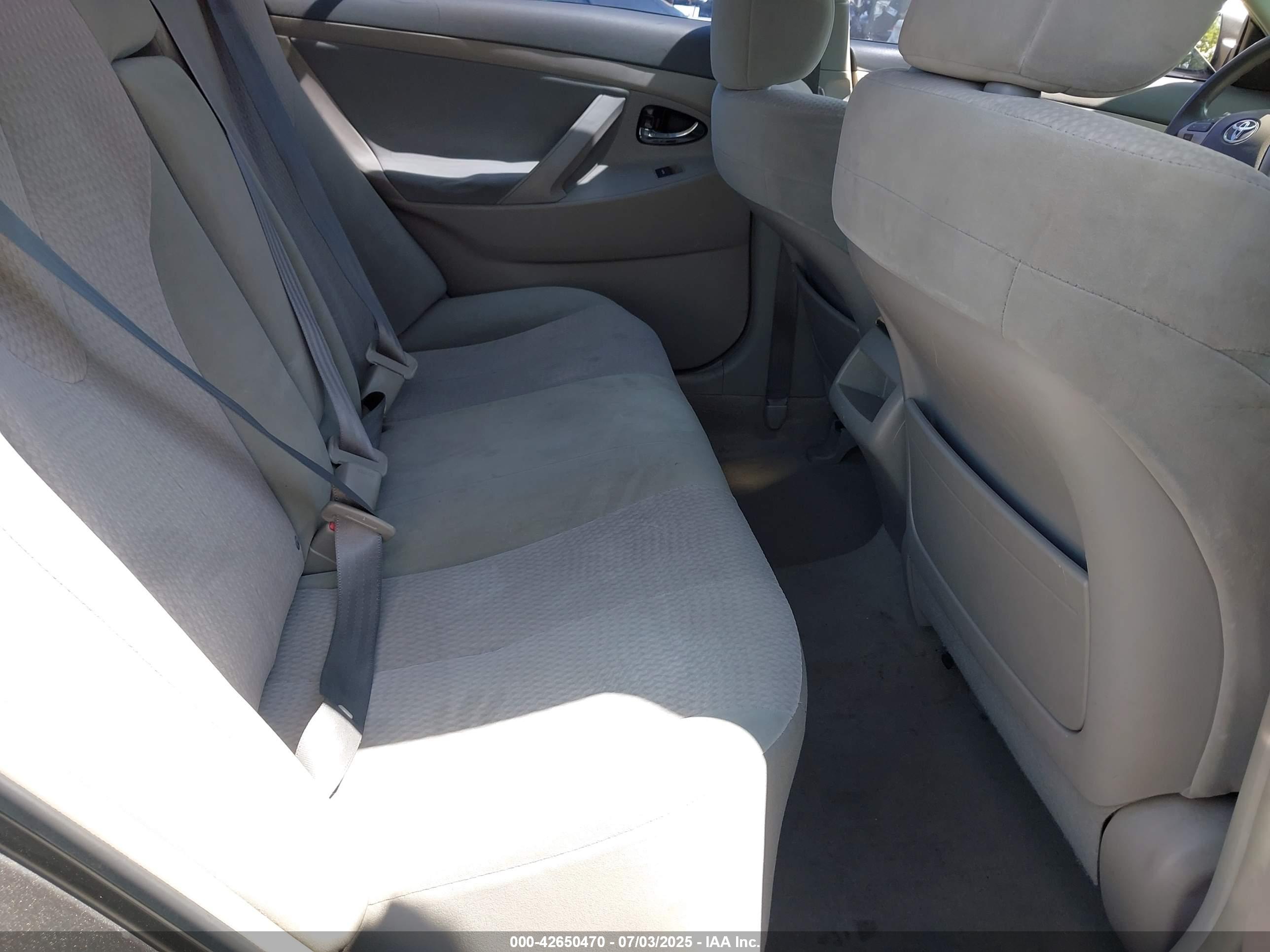 TOYOTA CAMRY image 8