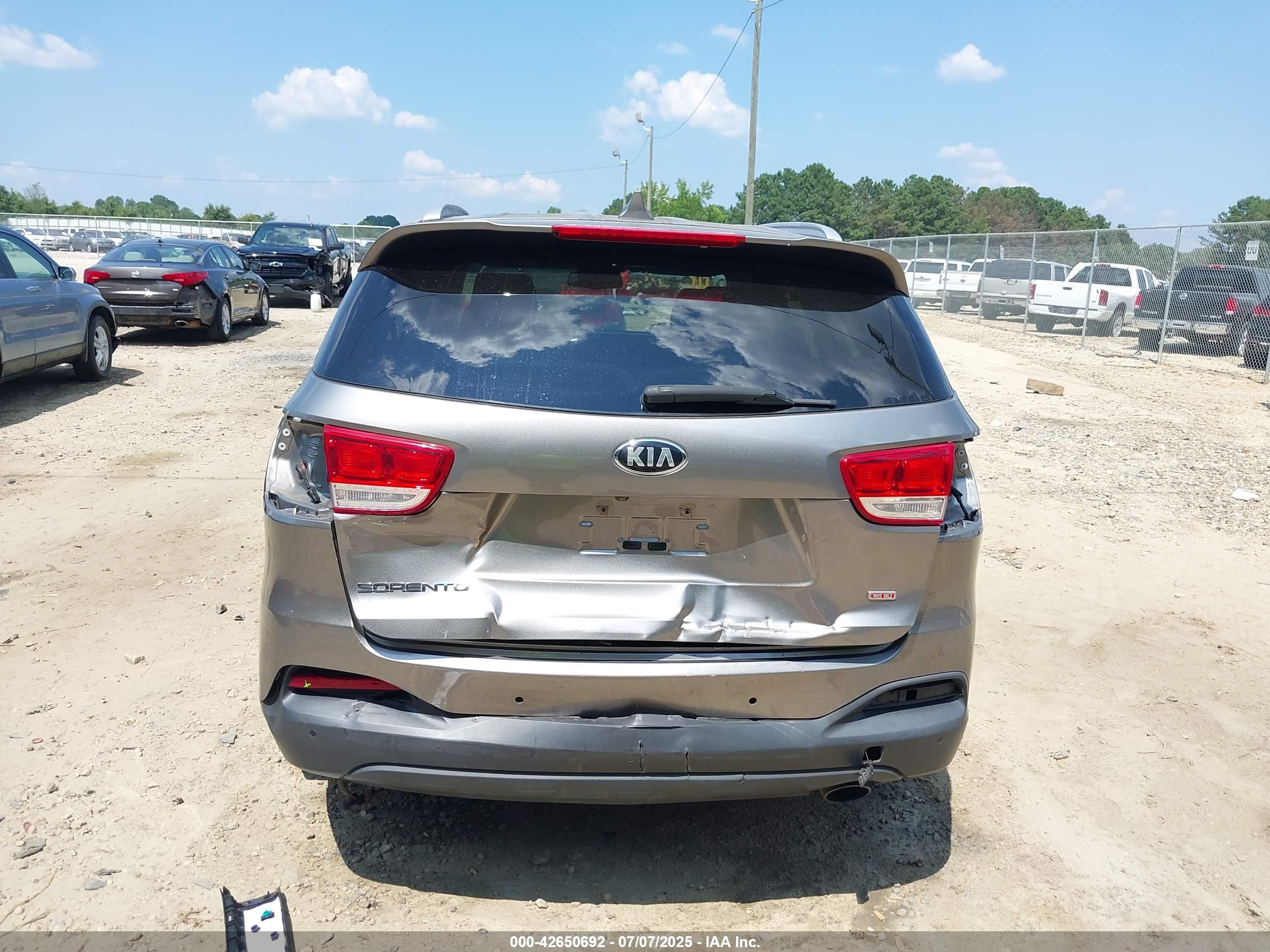 KIA SORENTO image 6