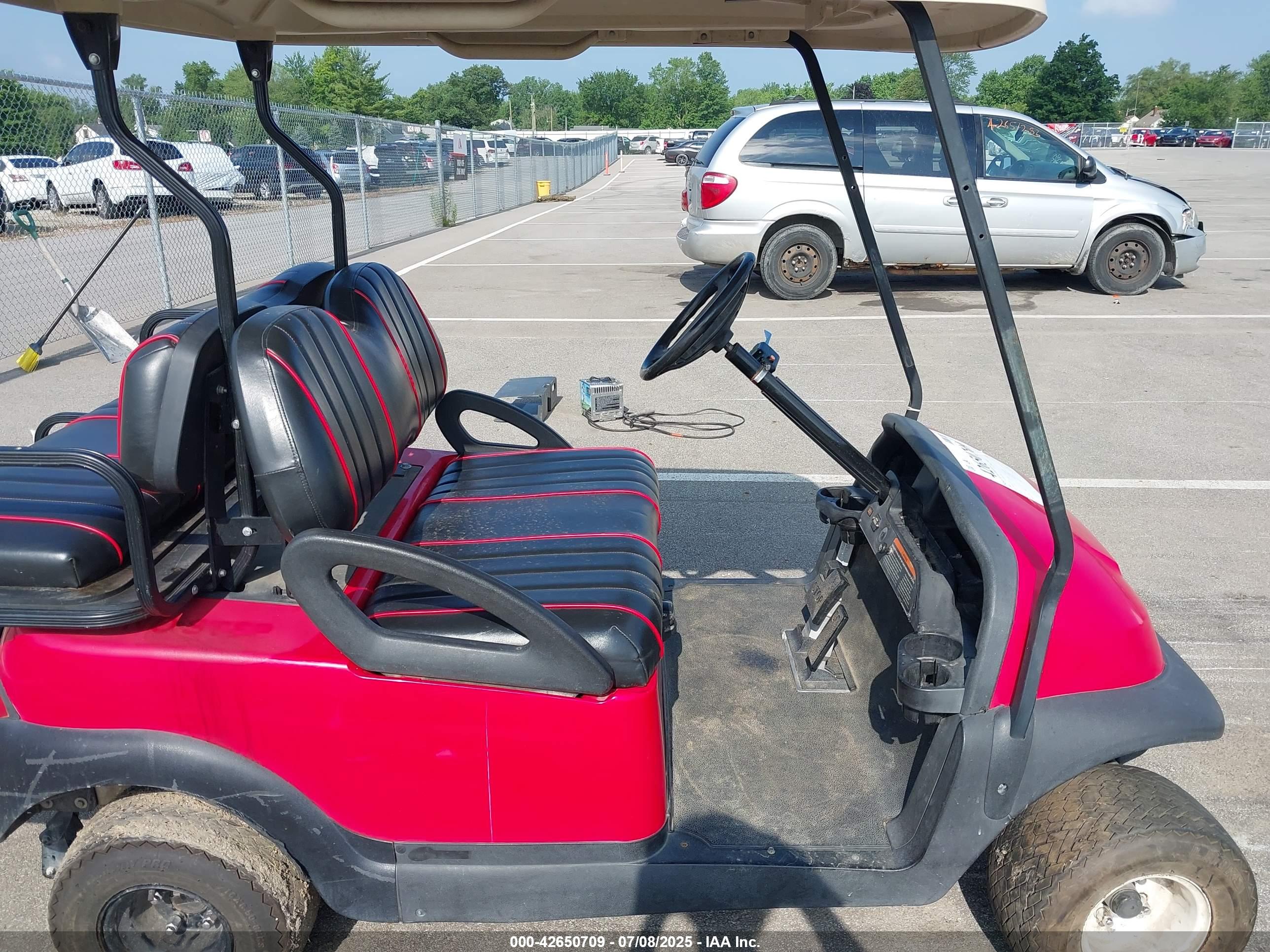 CLUB CAR image 5