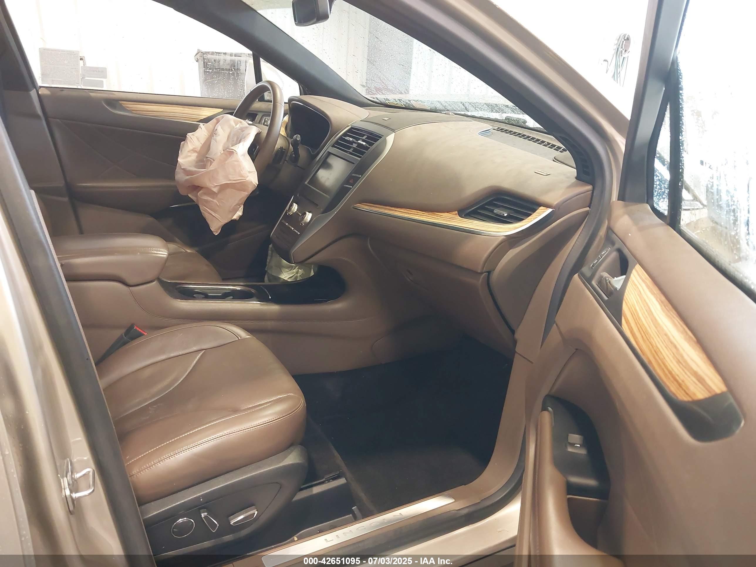 LINCOLN MKC image 5