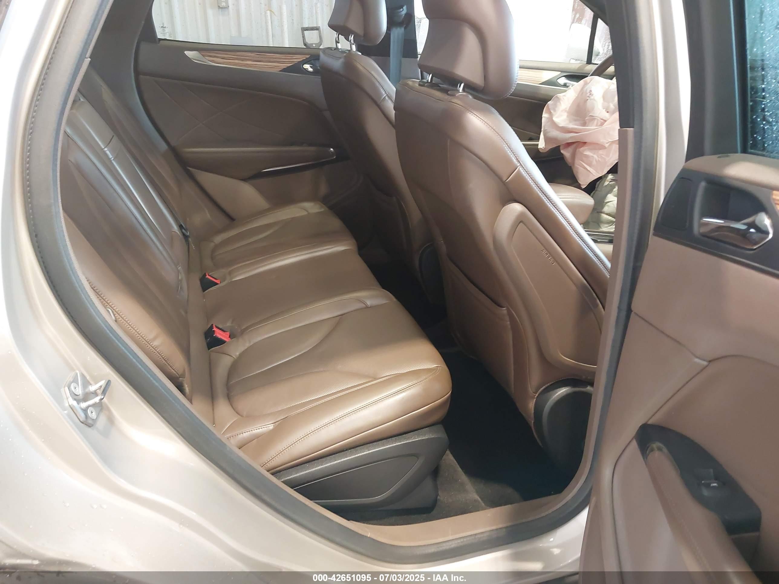 LINCOLN MKC image 8