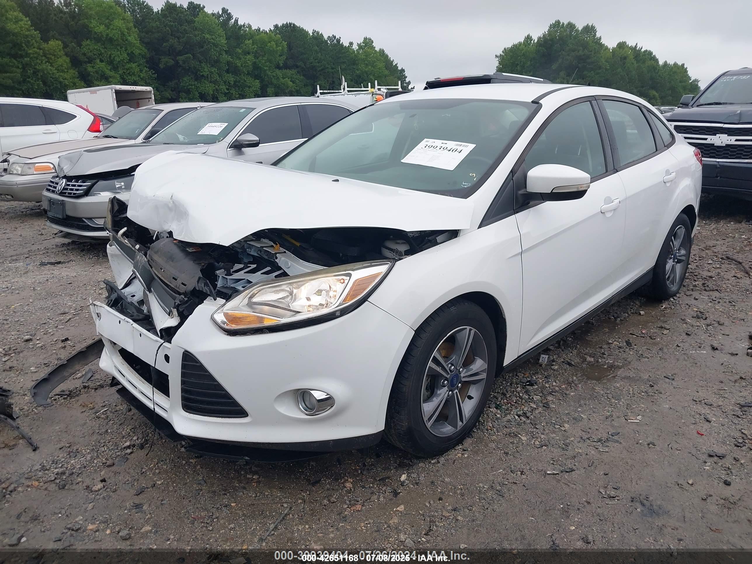 FORD FOCUS image 2