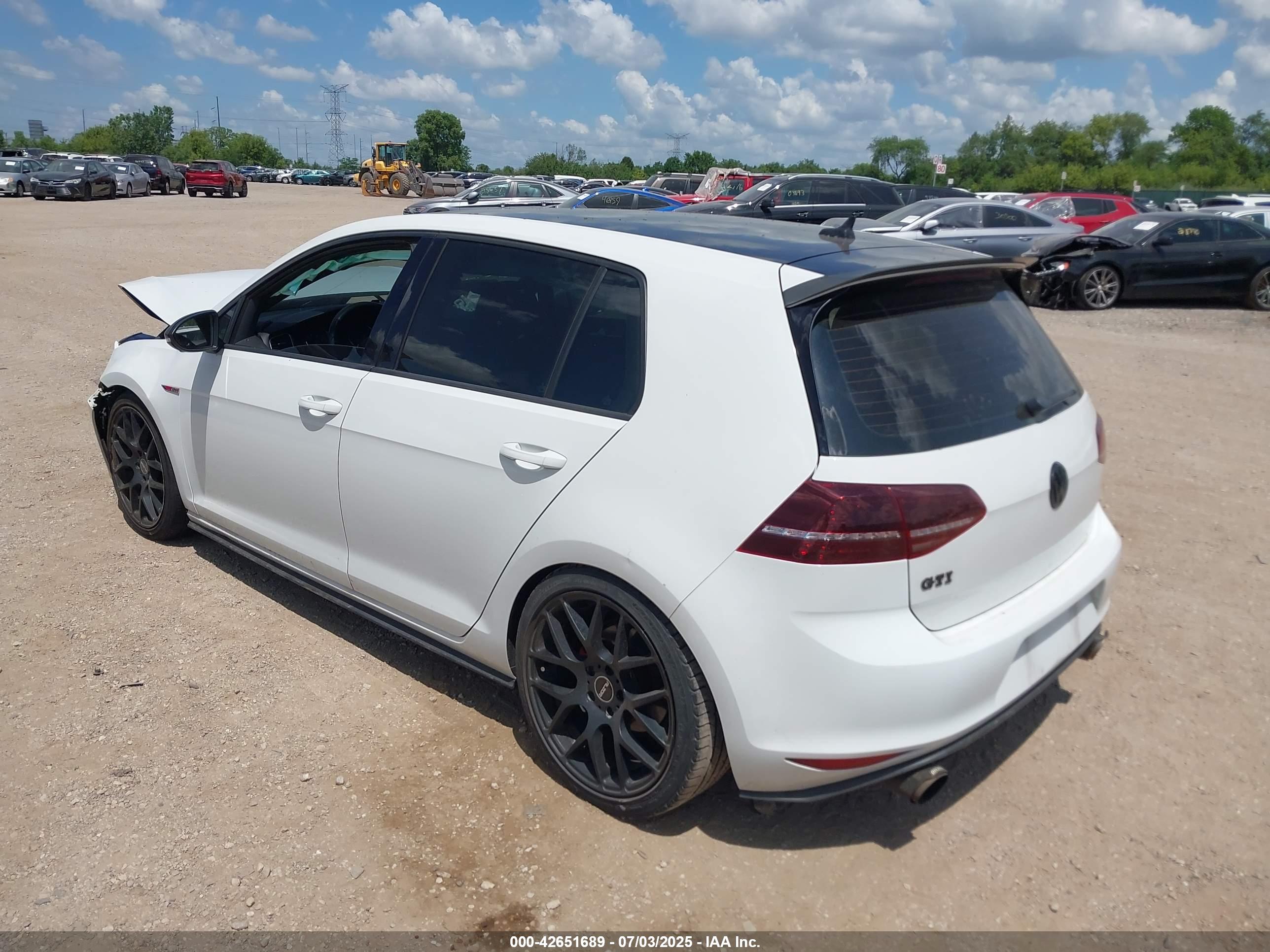 VOLKSWAGEN GOLF image 3