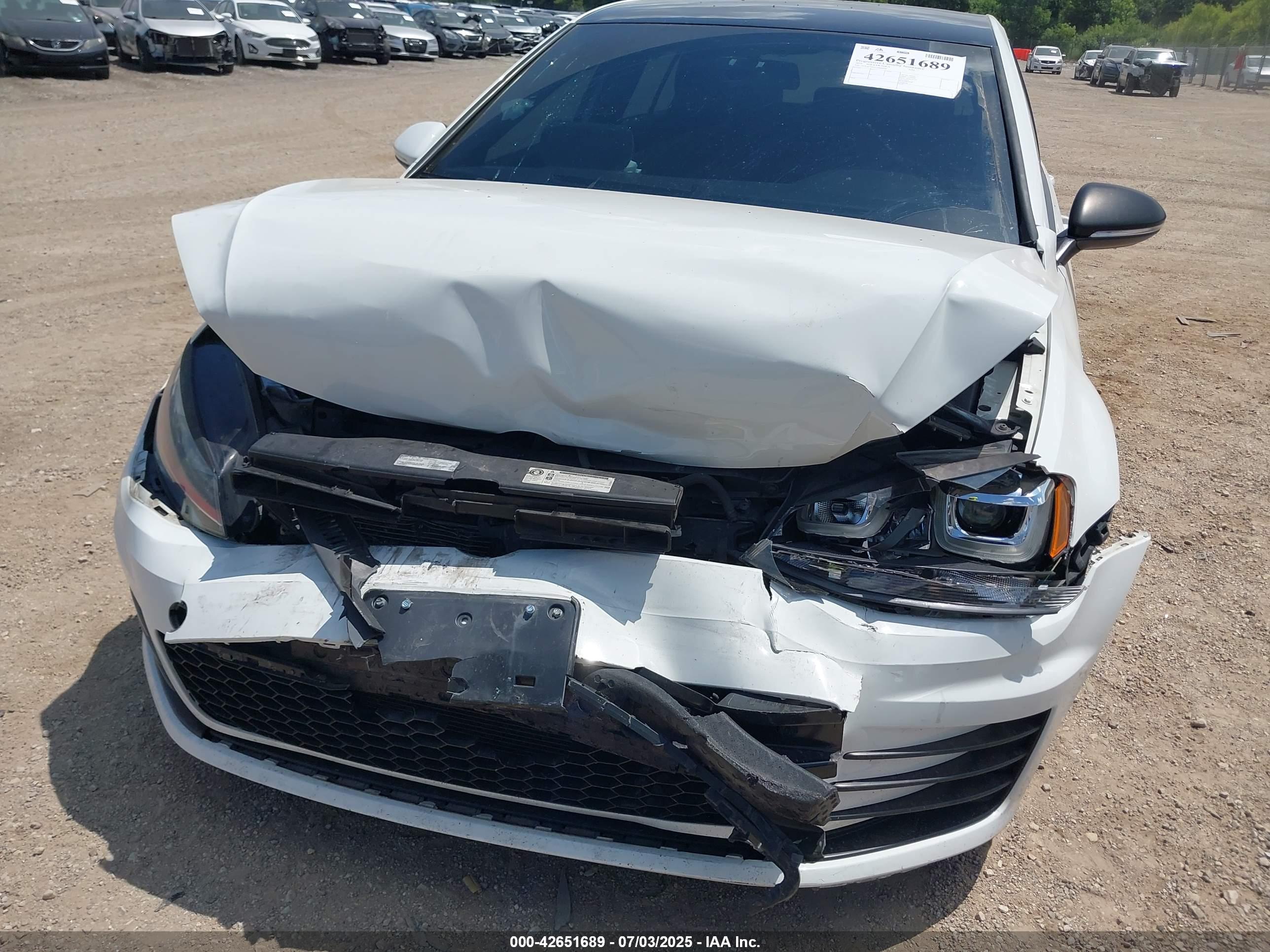 VOLKSWAGEN GOLF image 6