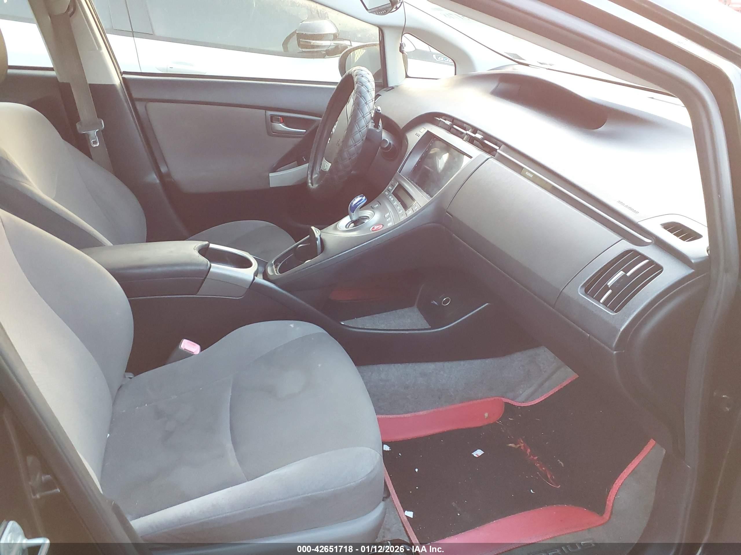 TOYOTA PRIUS image 5